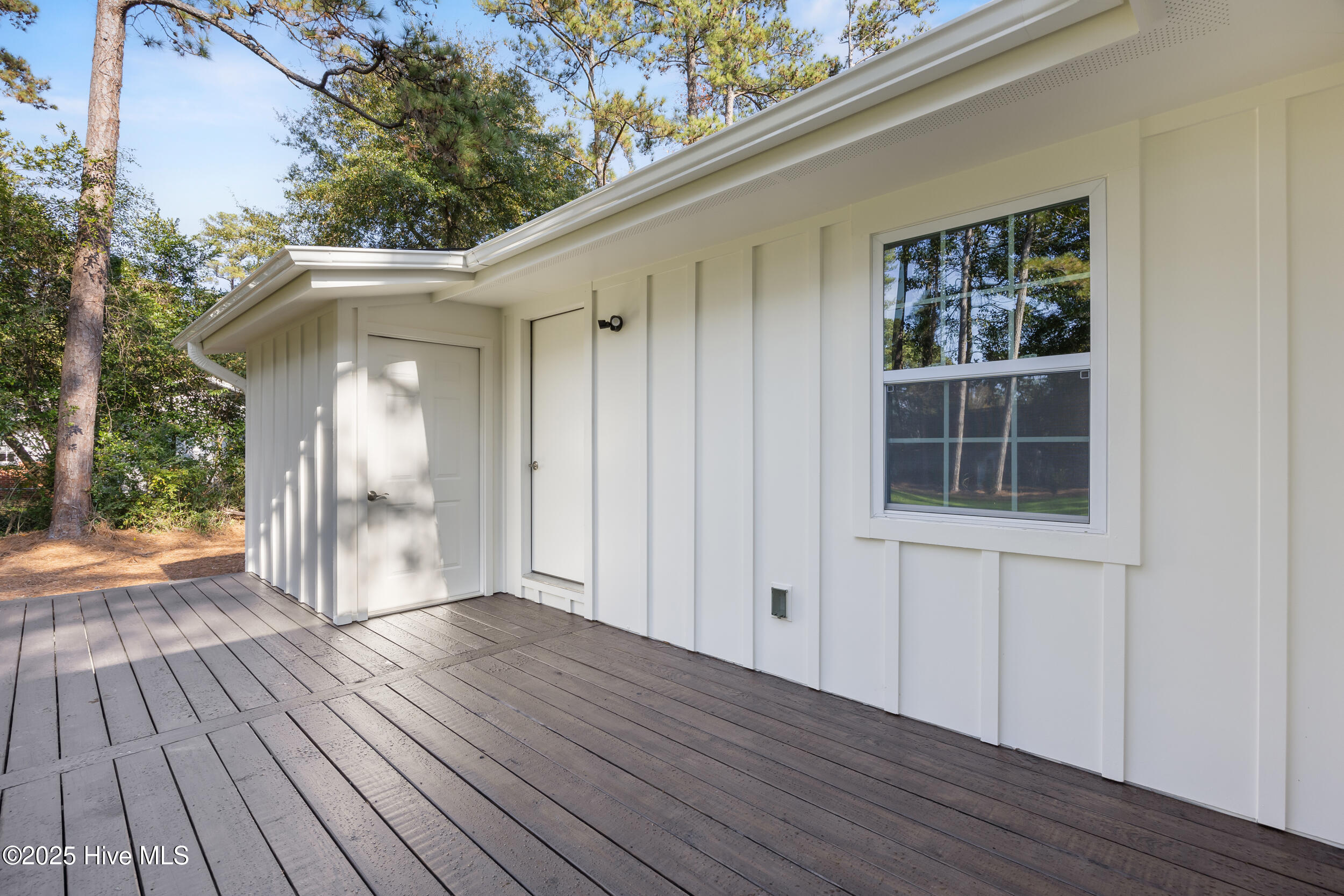 100544279 | Photo 28