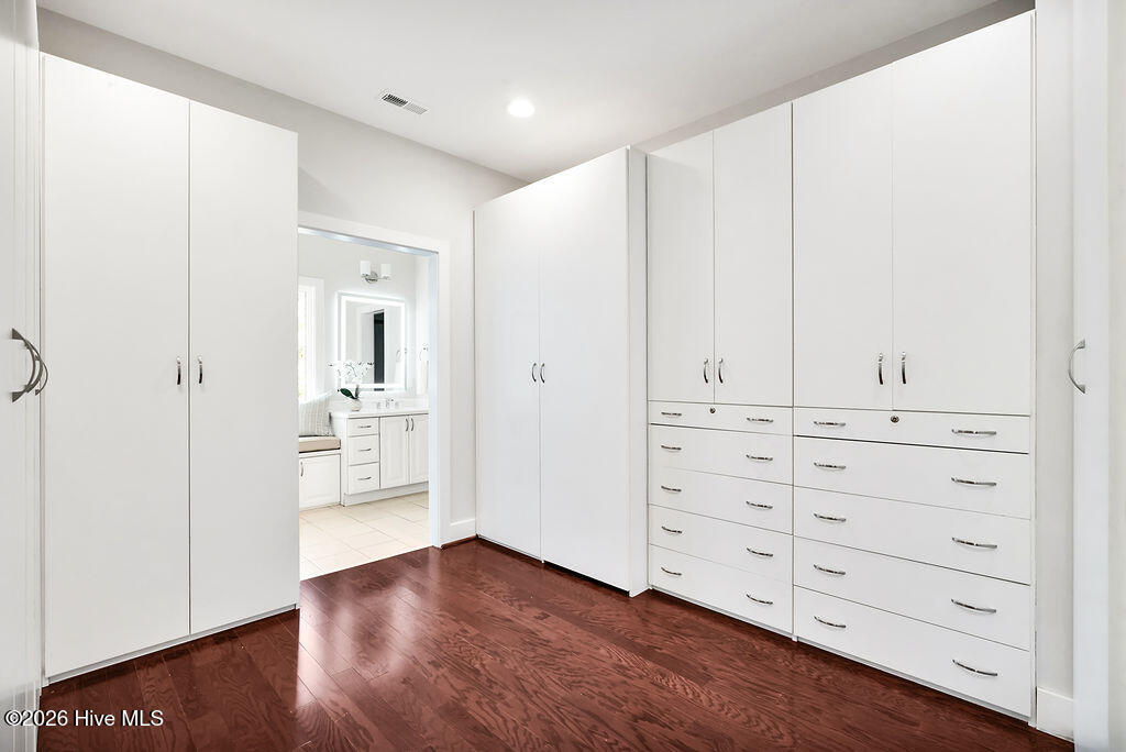 100565103 | Photo 40