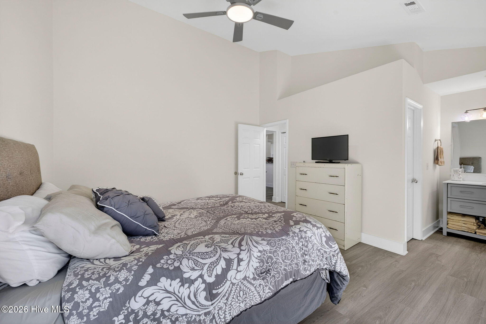 100551856 | Photo 20