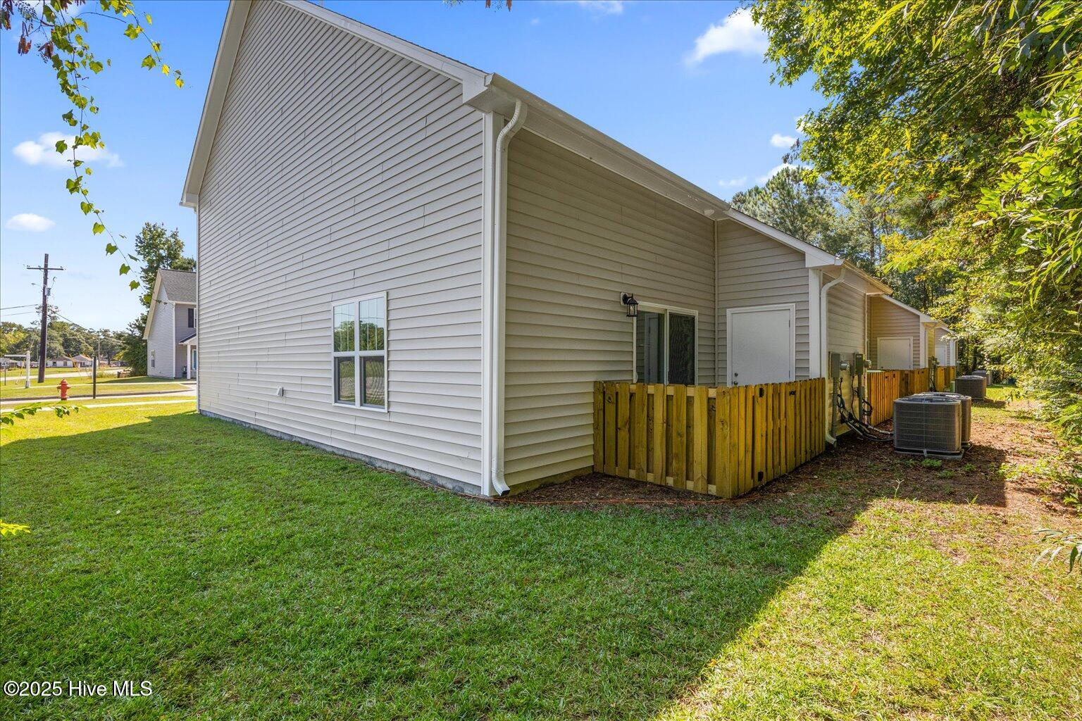 100484264 | Photo 25