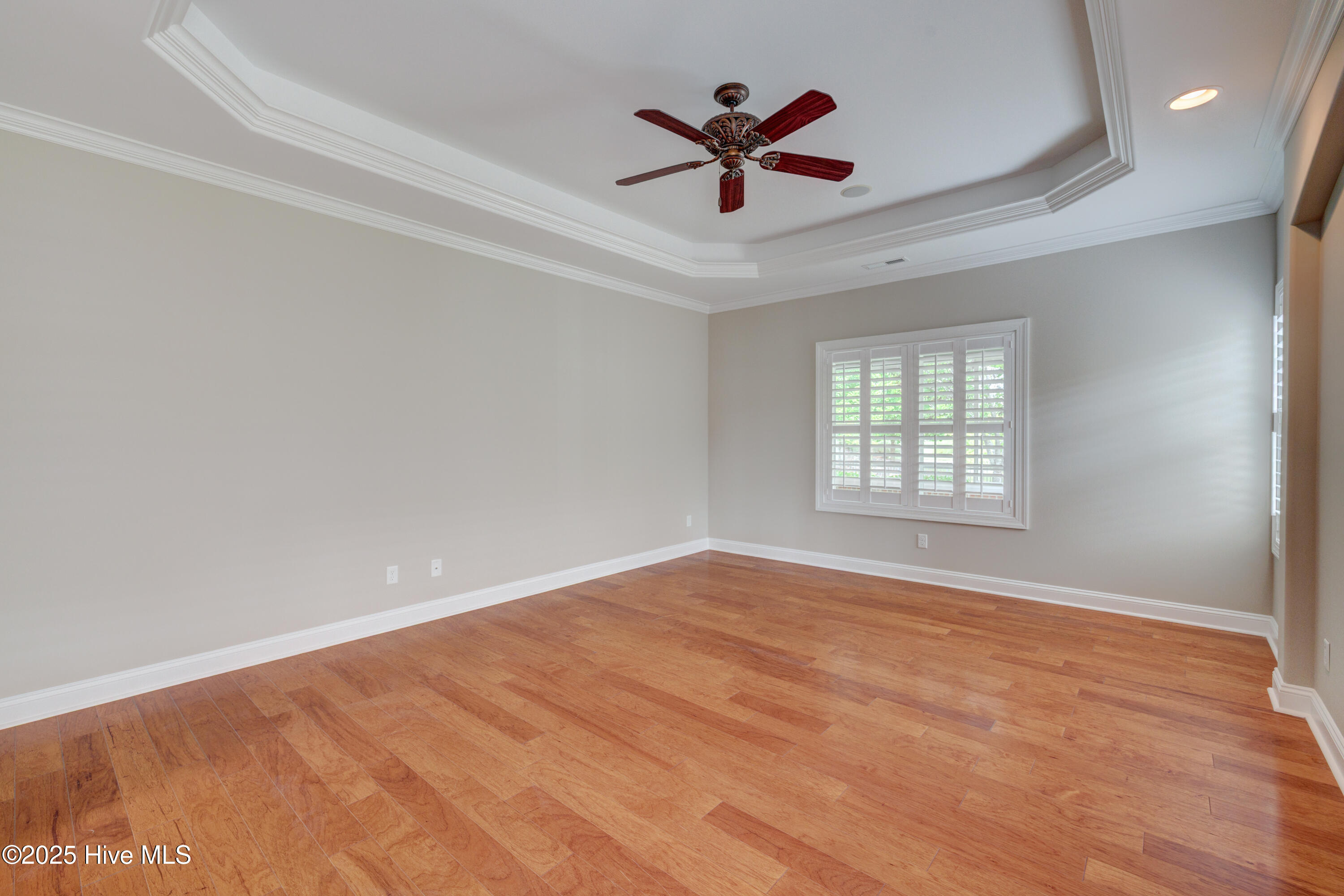 100527898 | Photo 32