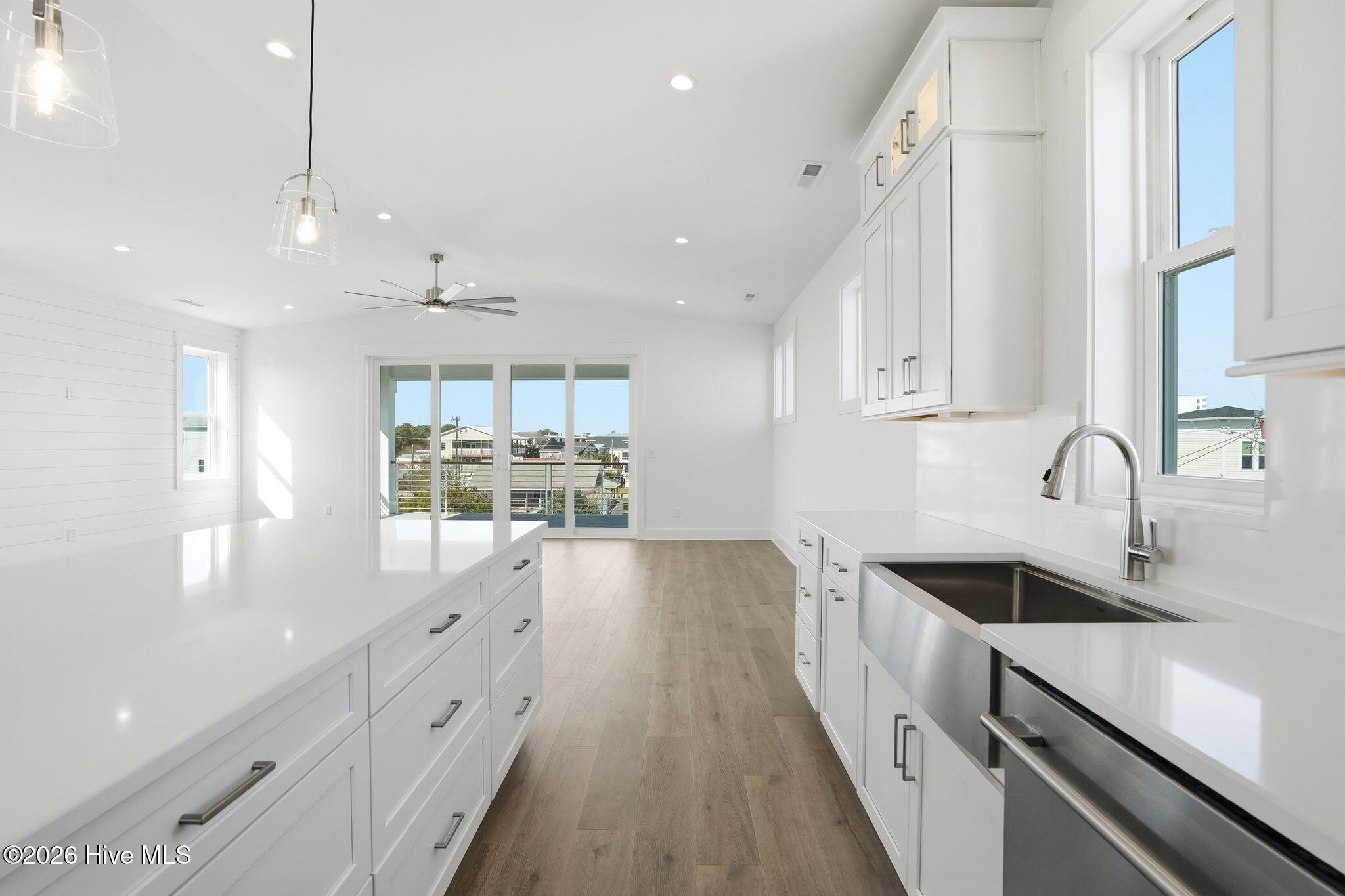 100558491 | Photo 20