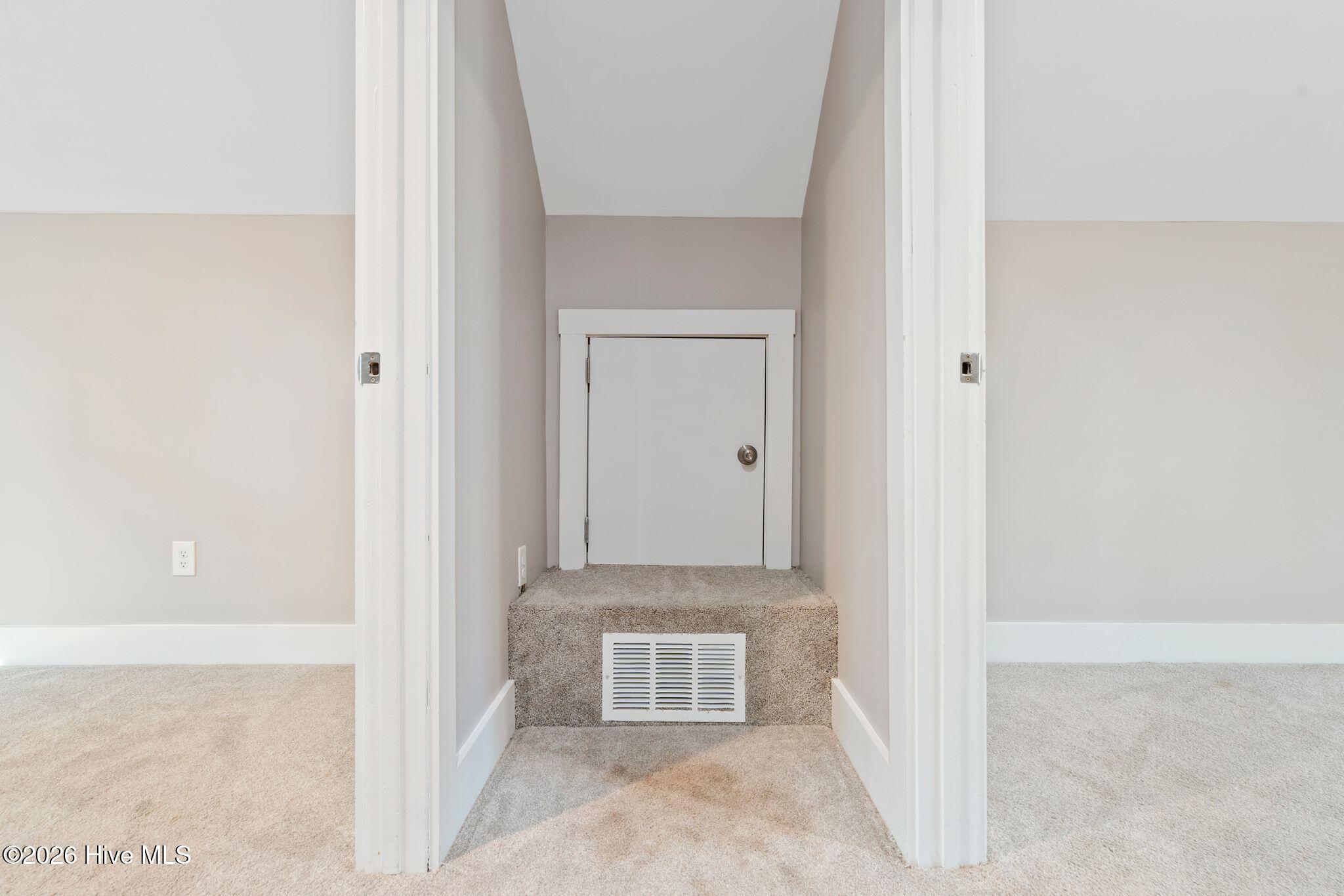 100554354 | Photo 35