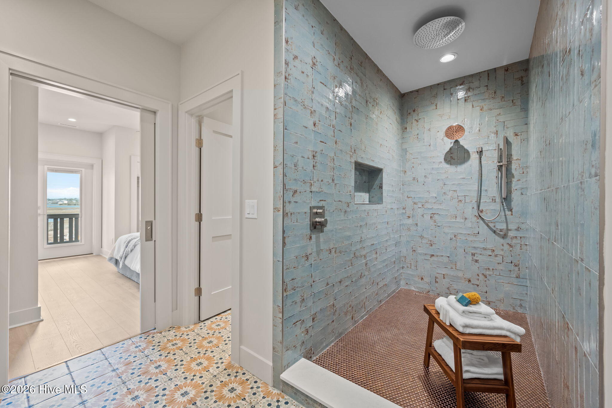 100552191 | Photo 64