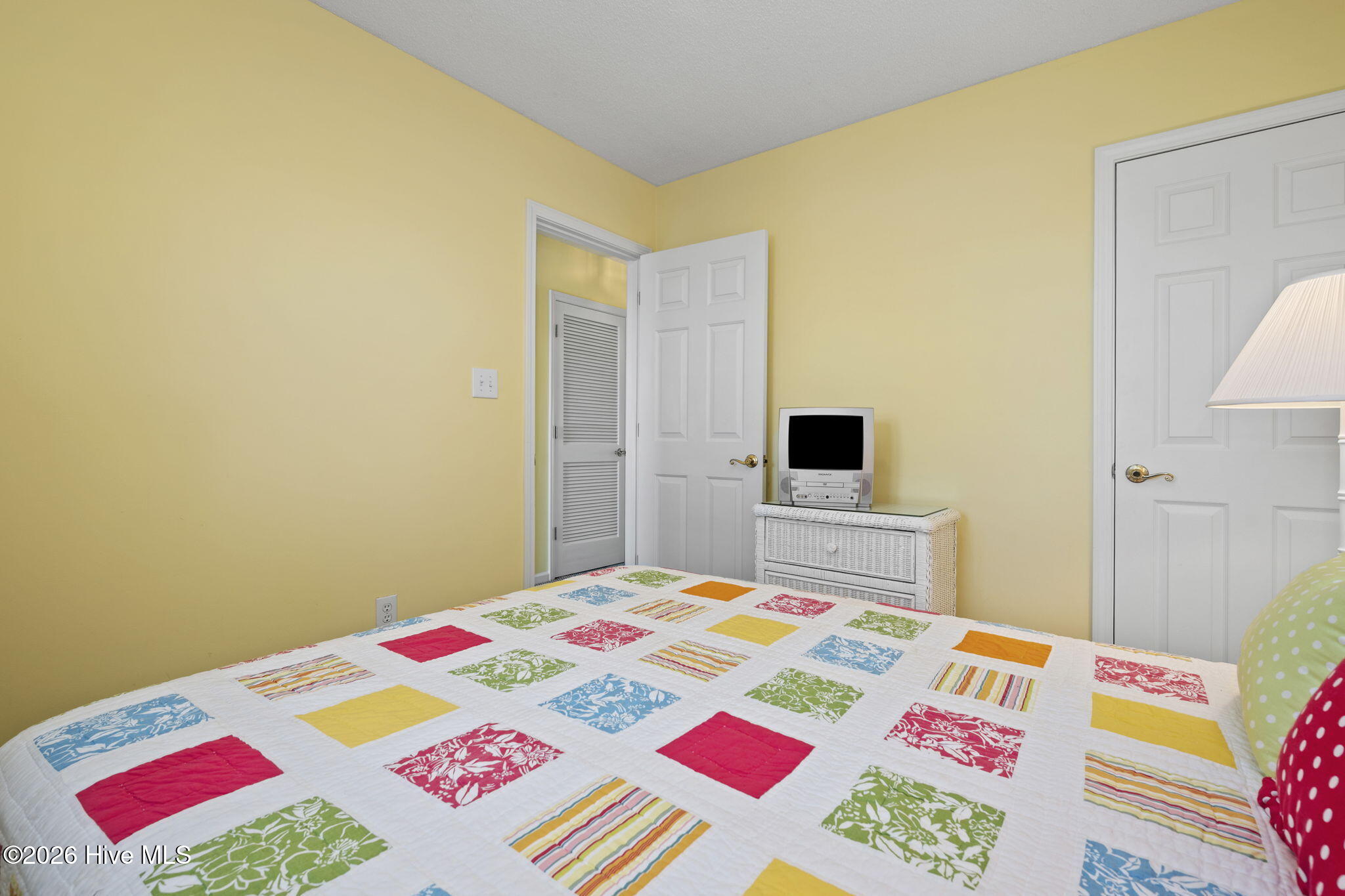 100566433 | Photo 35