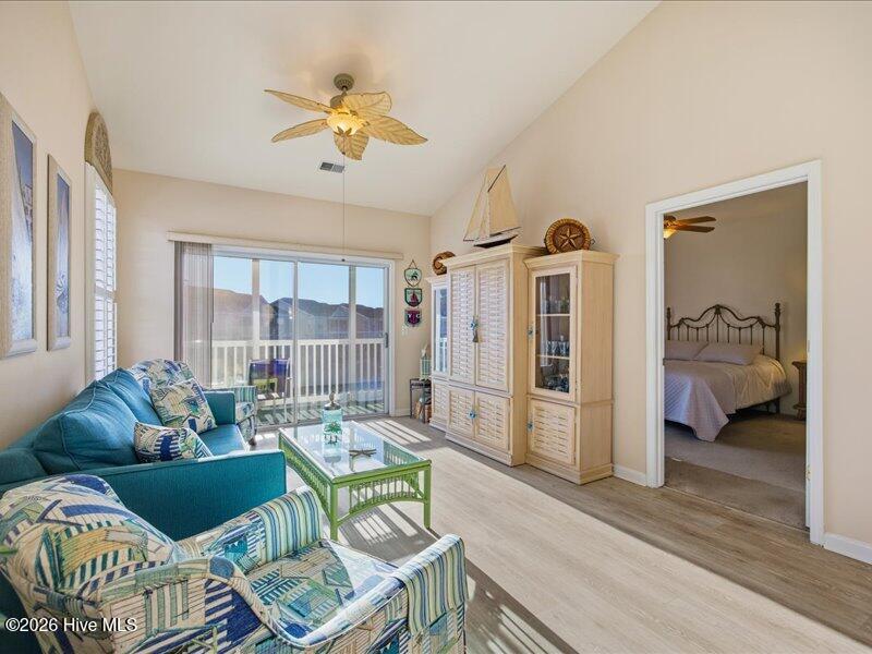 100553416 | Photo 16