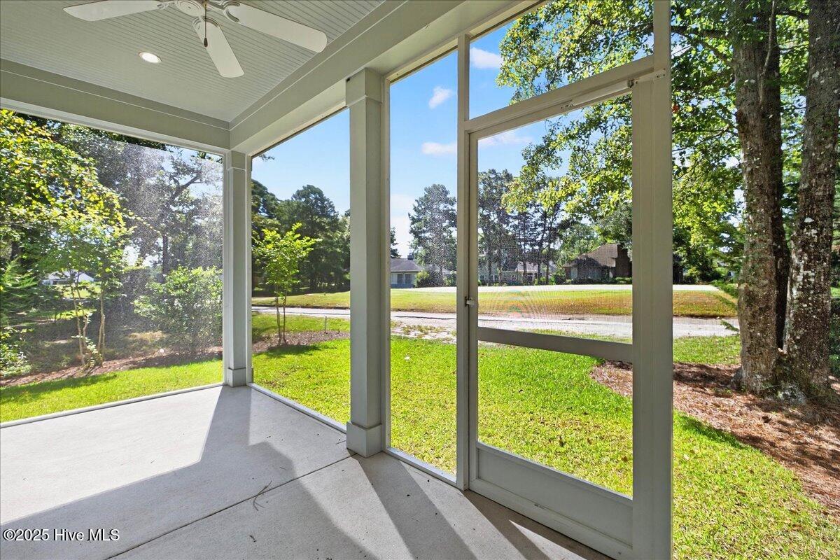 100489507 | Photo 38