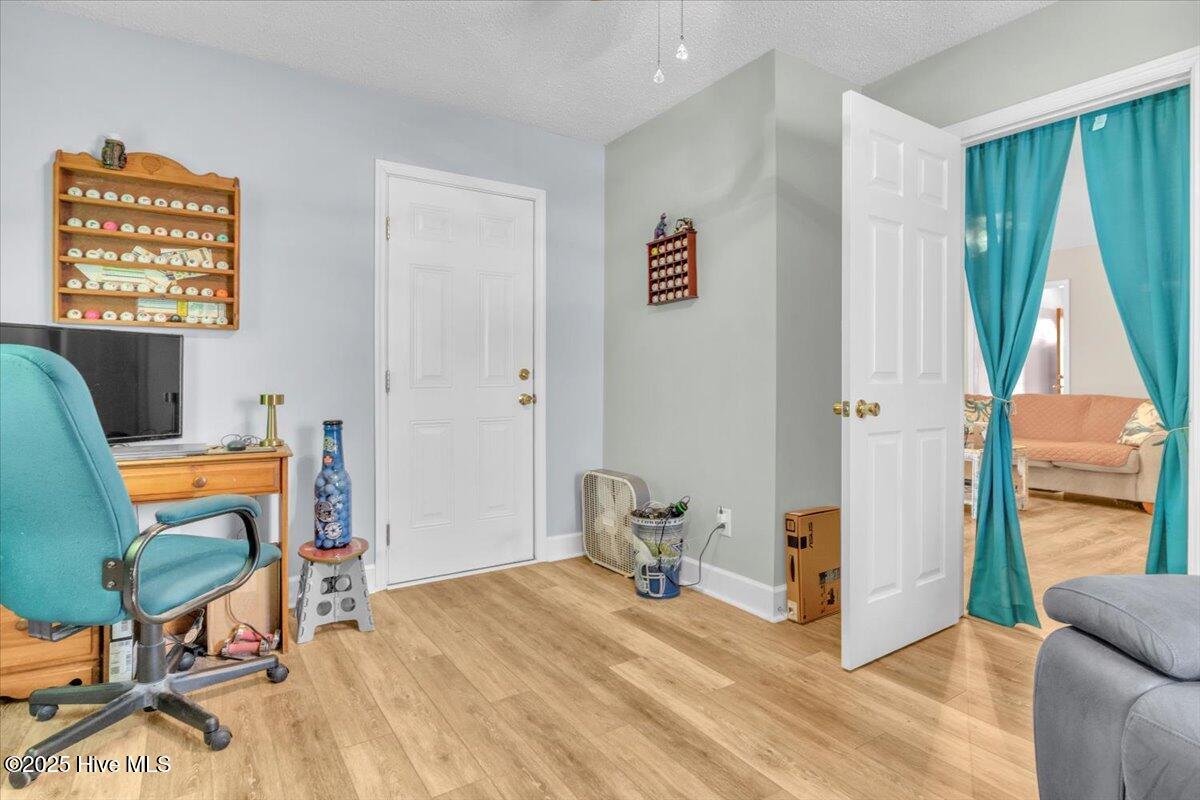 100521178 | Photo 11