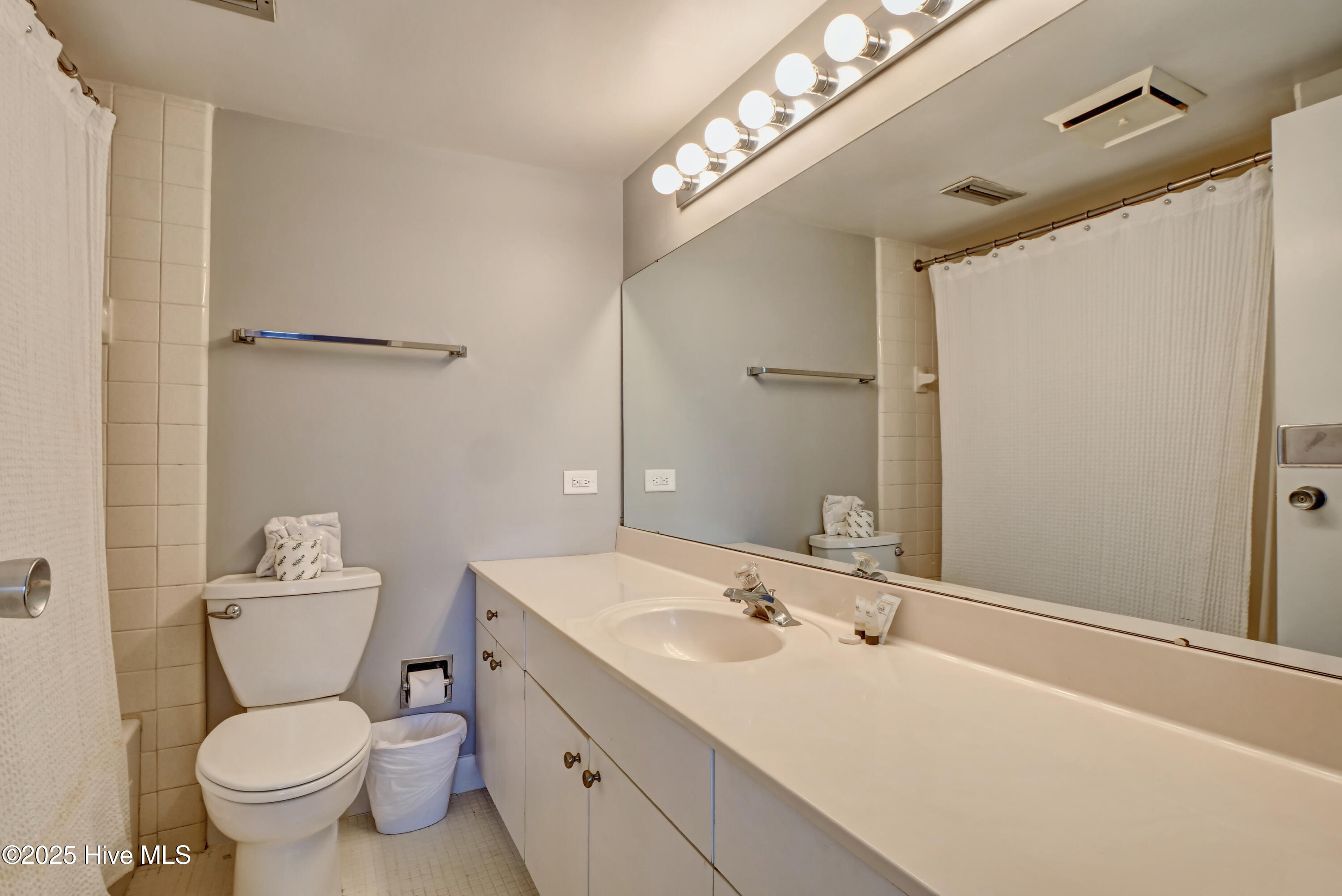 100541301 | Photo 23