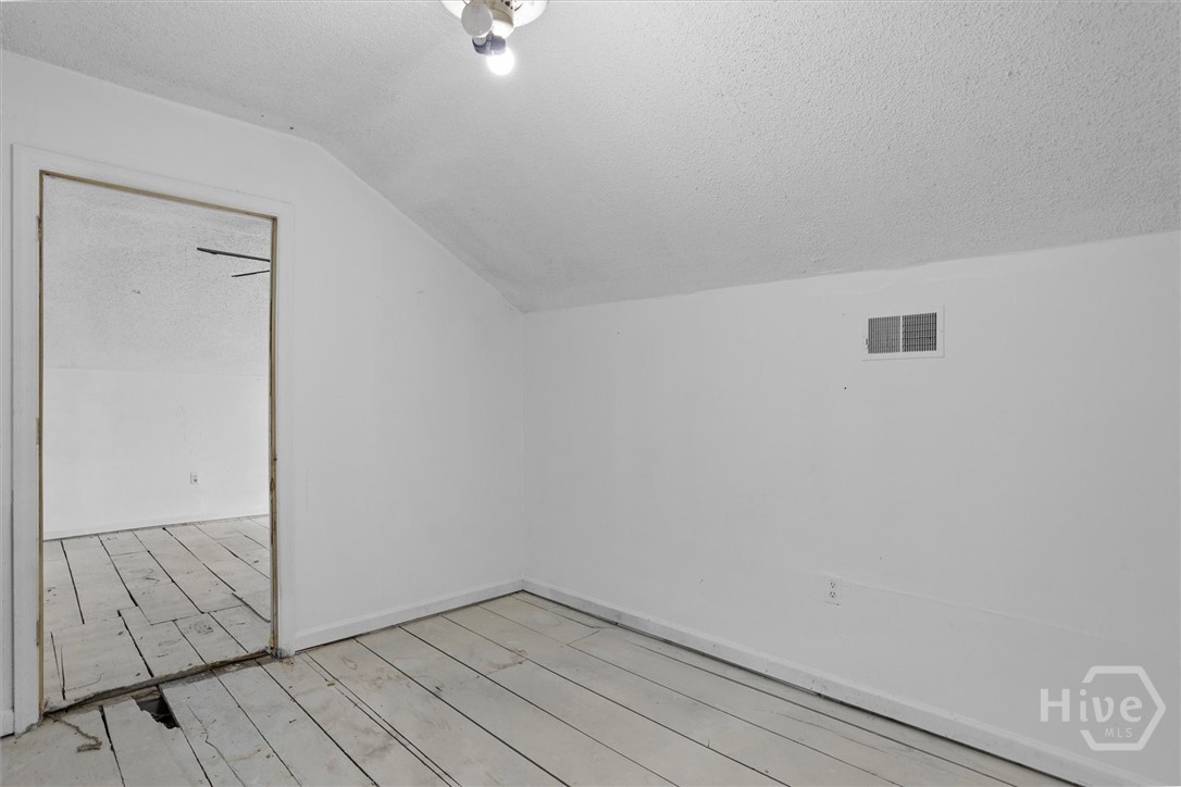 221 E 49th Street, Savannah, GA, 31405