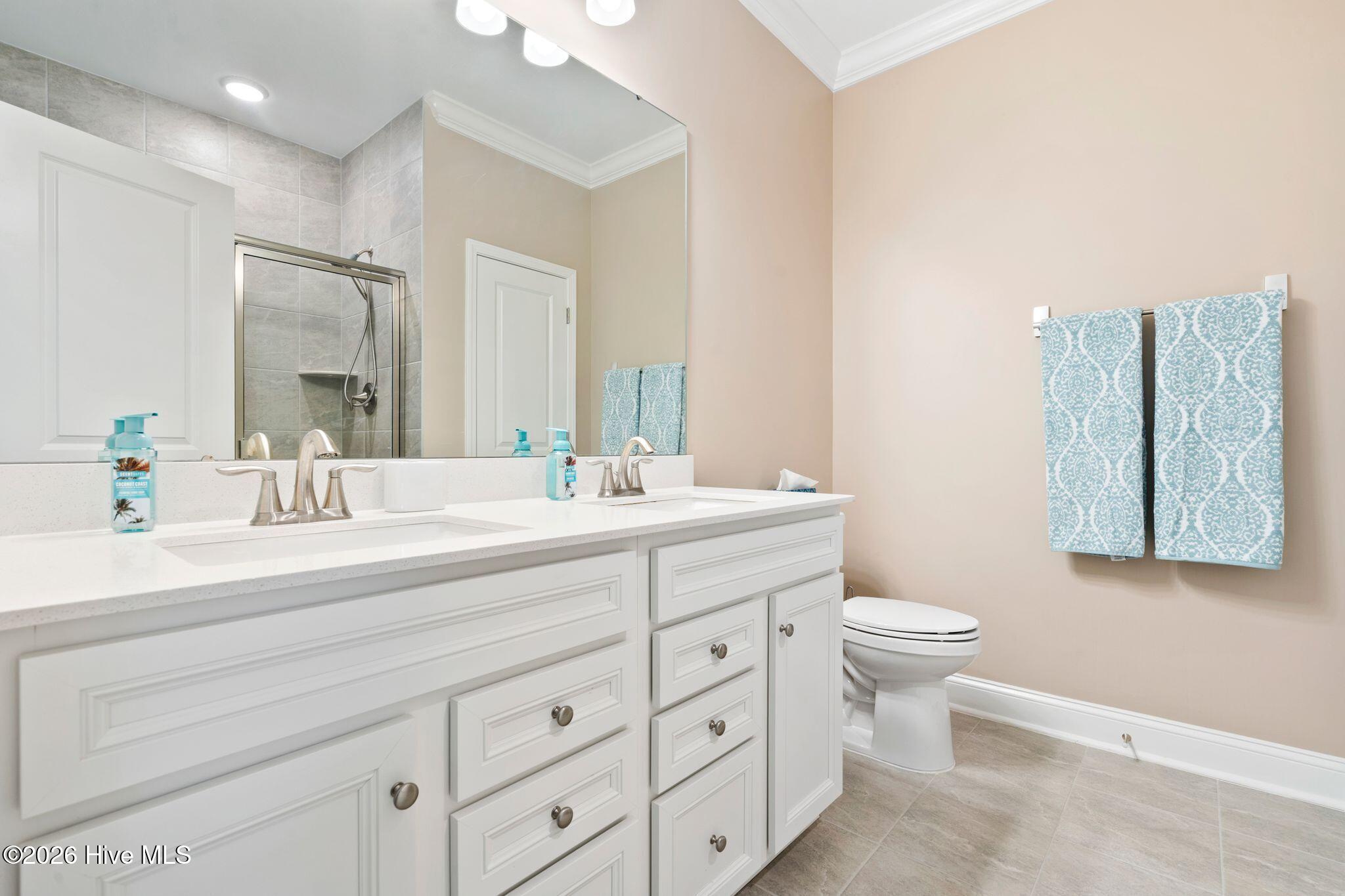 100553867 | Photo 23