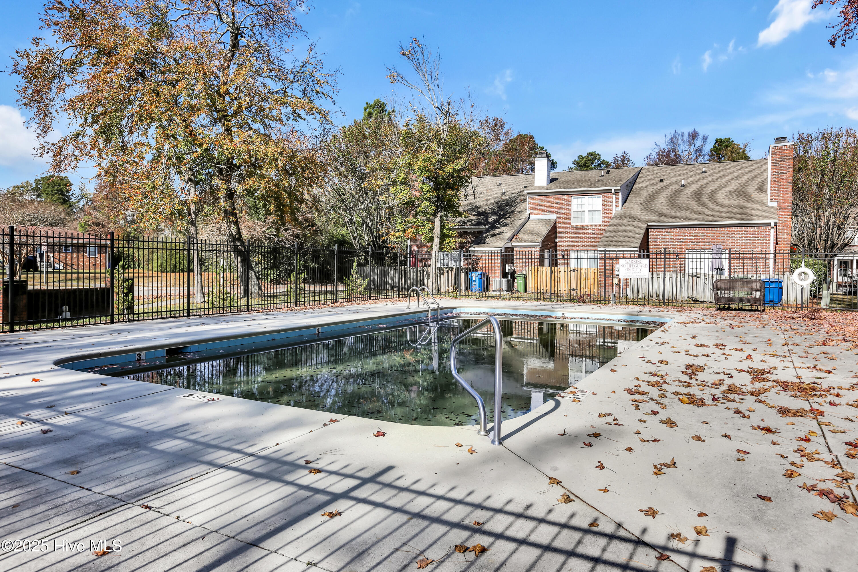 100543094 | Photo 28