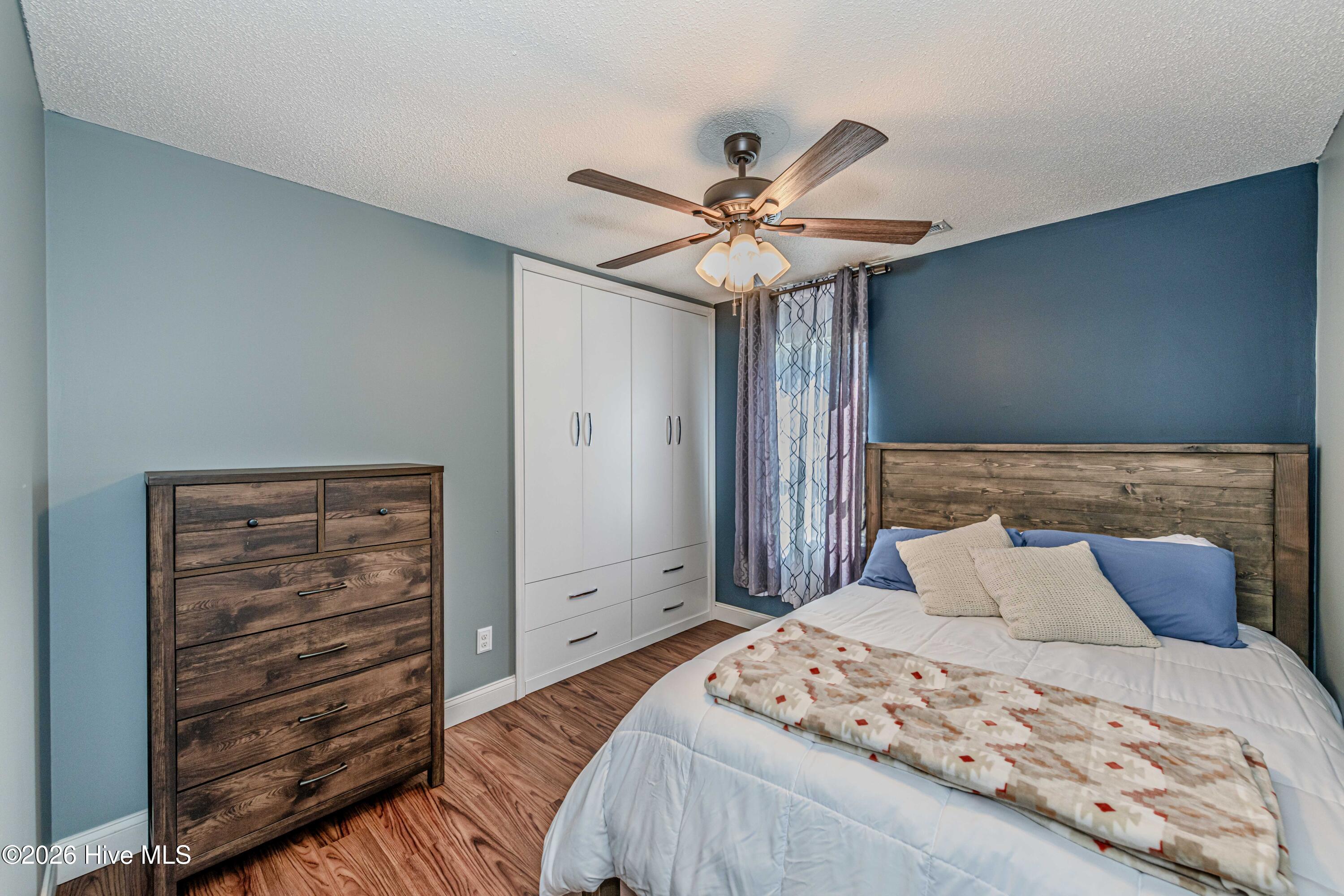 100564633 | Photo 53