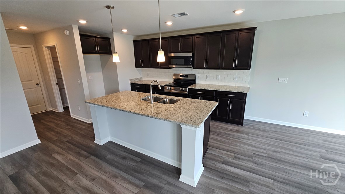 NOT THE ACTUAL HOME. Pictures are of a finished Cr