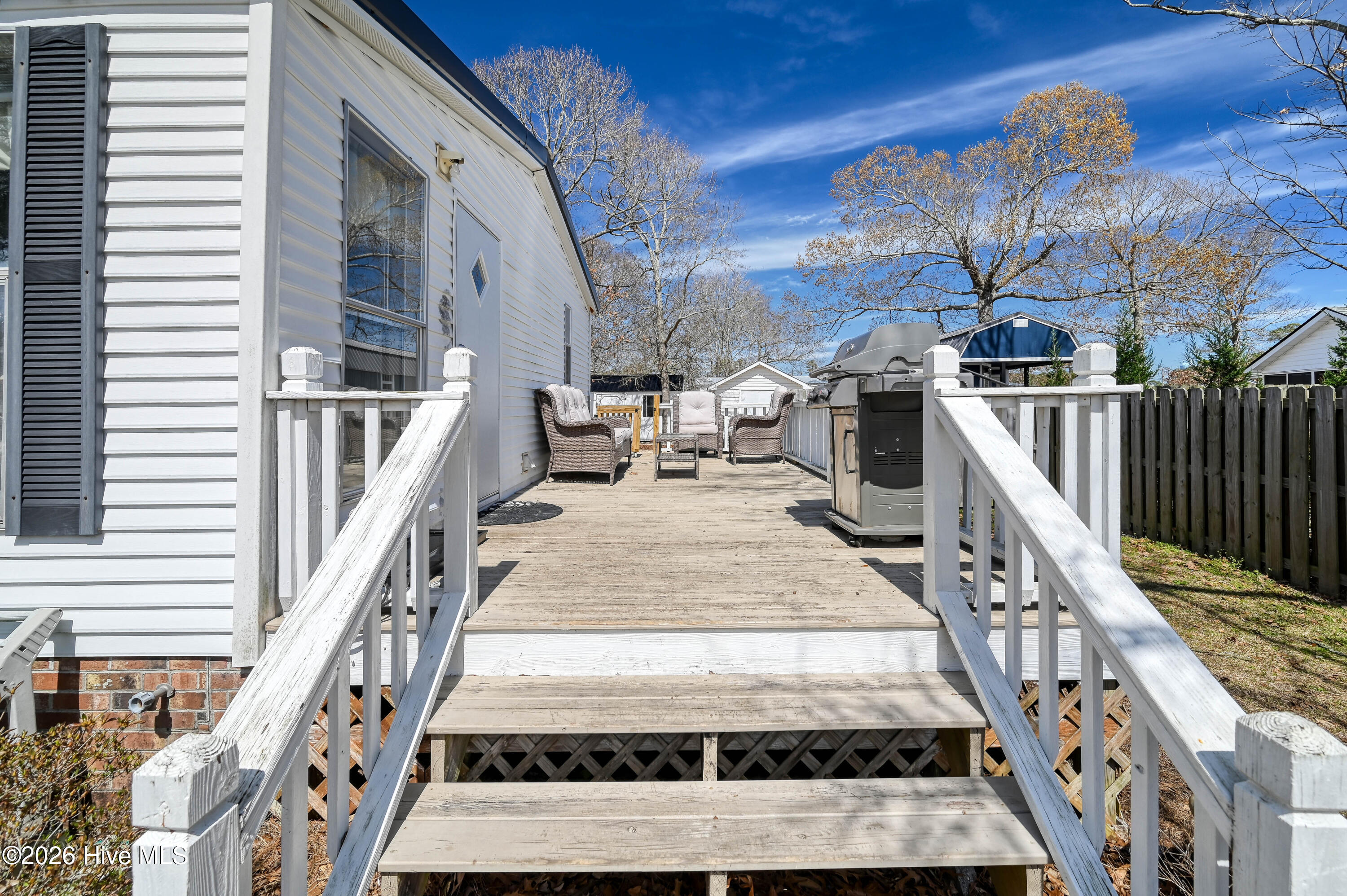 100557720 | Photo 34