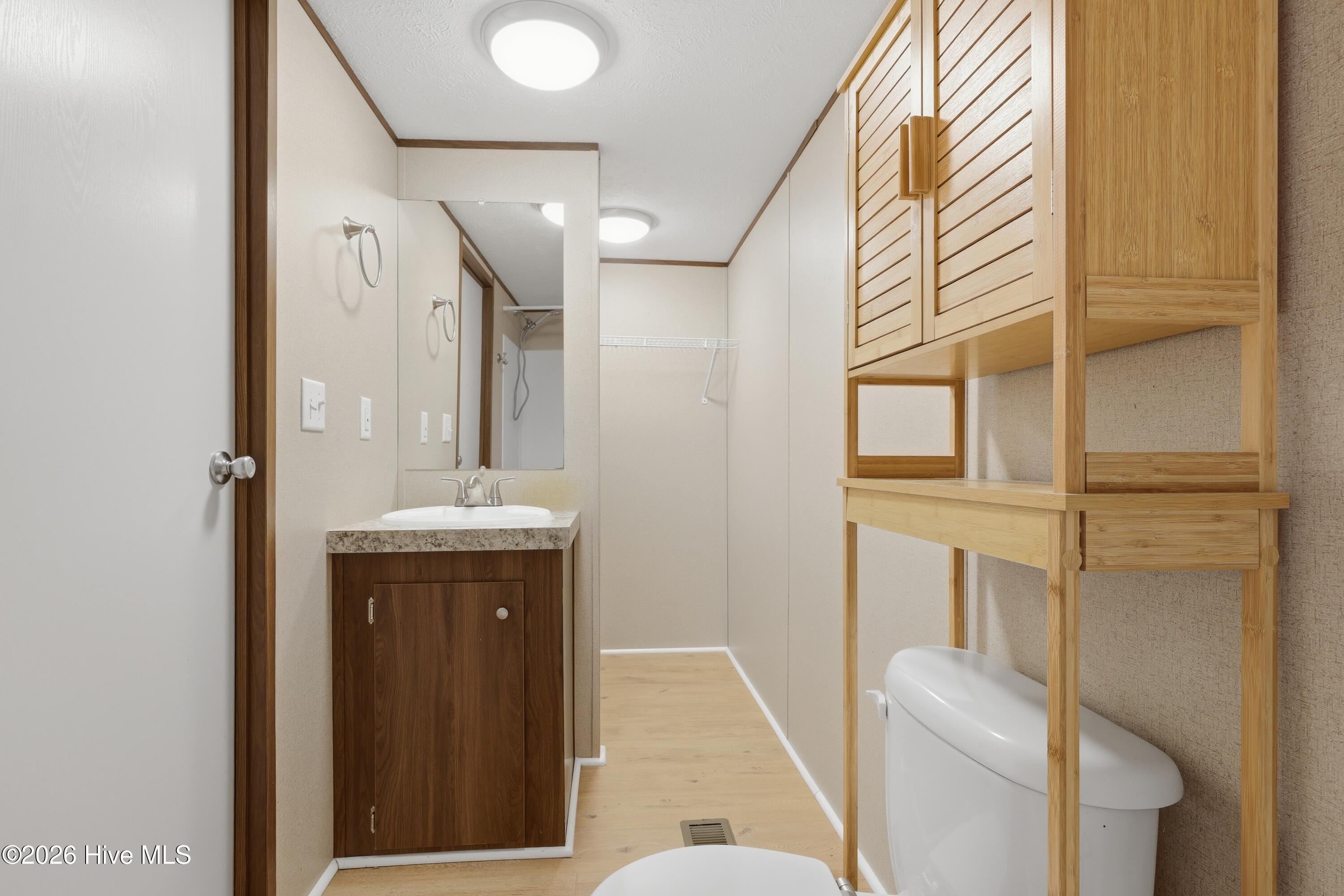 100562676 | Photo 19