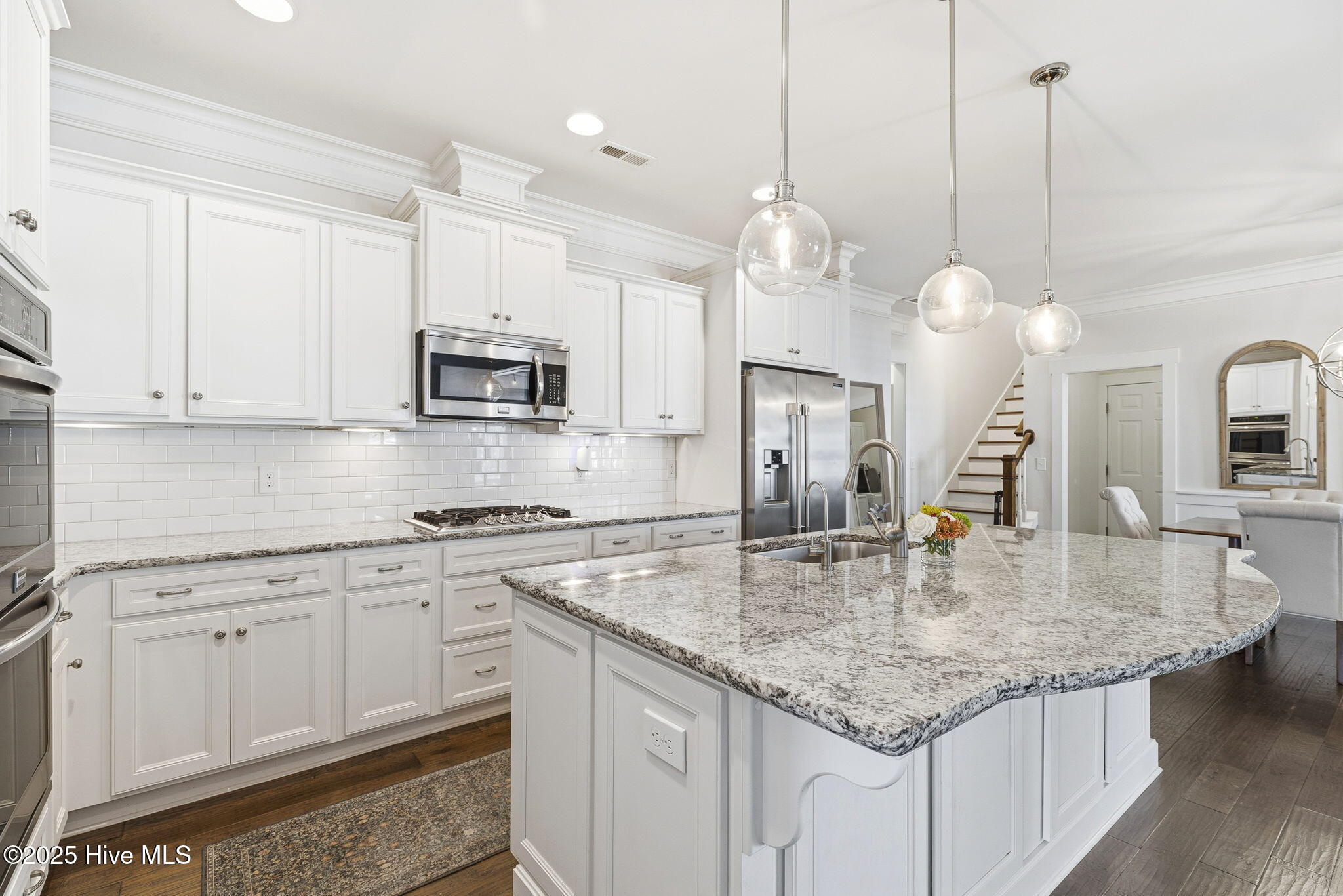 100540191 | Photo 16