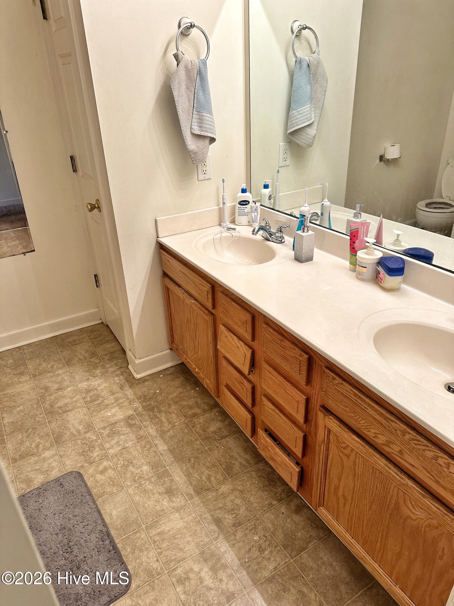 100560400 | Photo 10