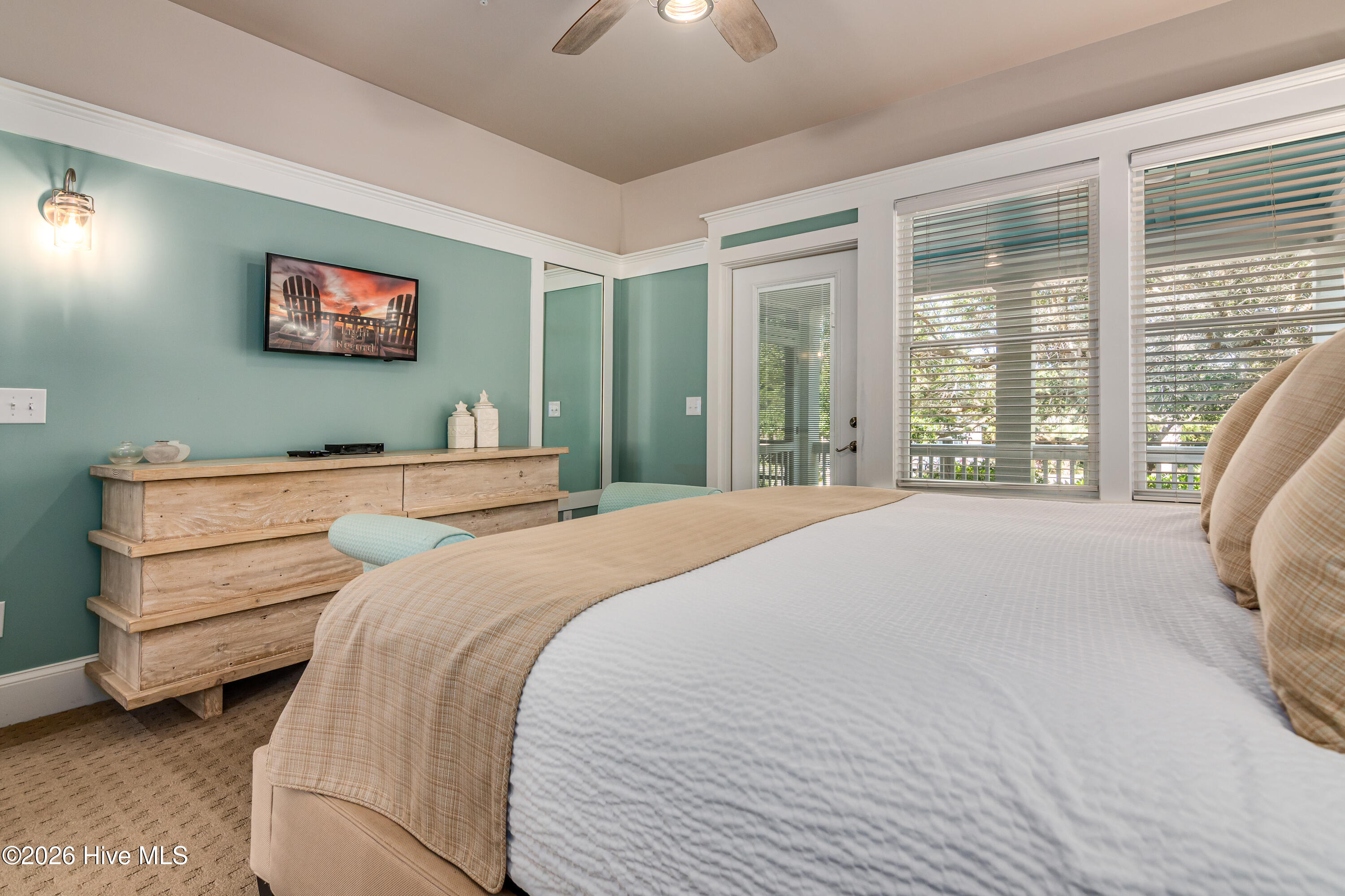 100565822 | Photo 26