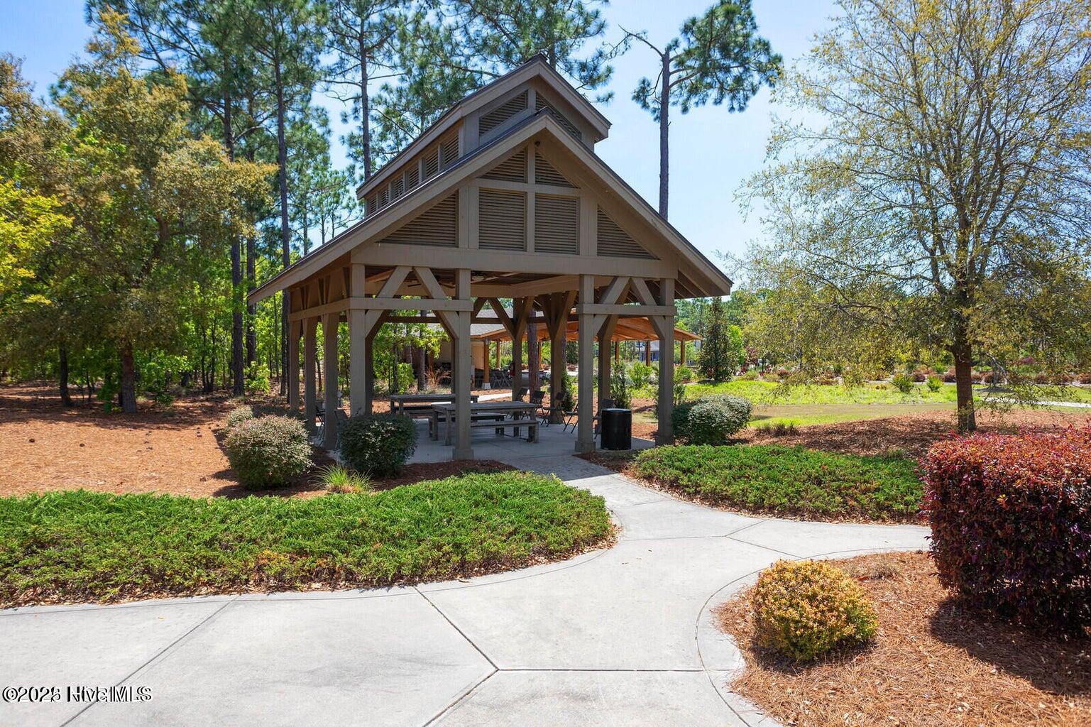 100561885 | Photo 103