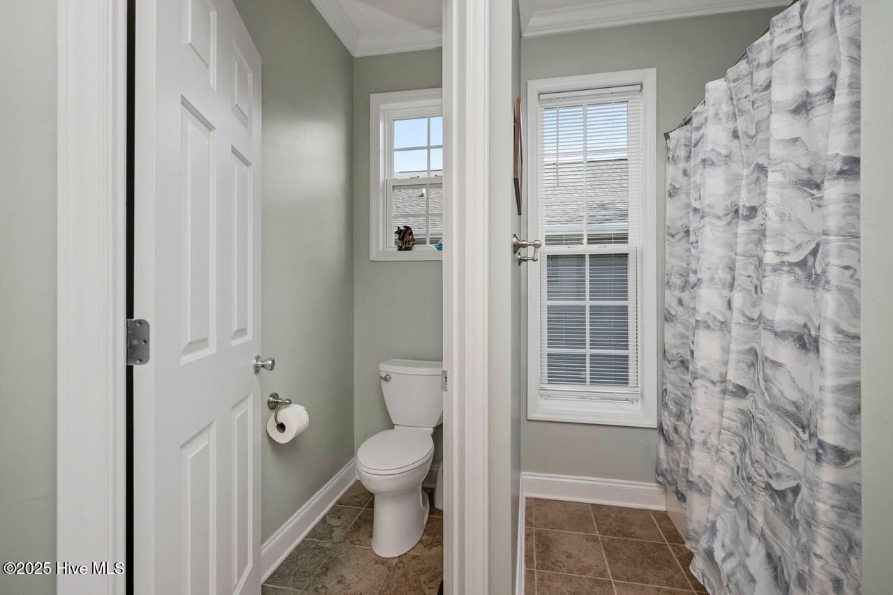 100541389 | Photo 24