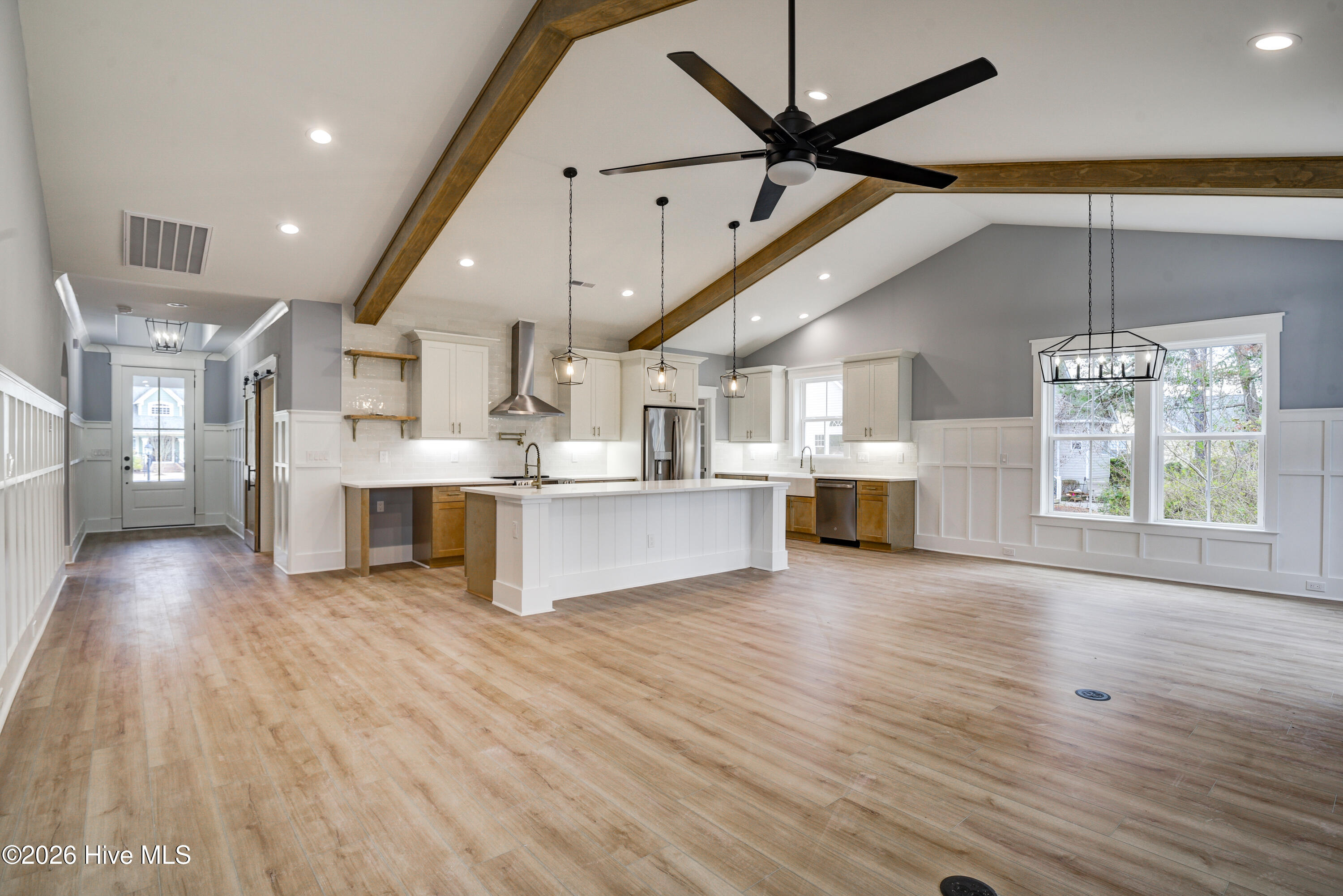 100557484 | Photo 20