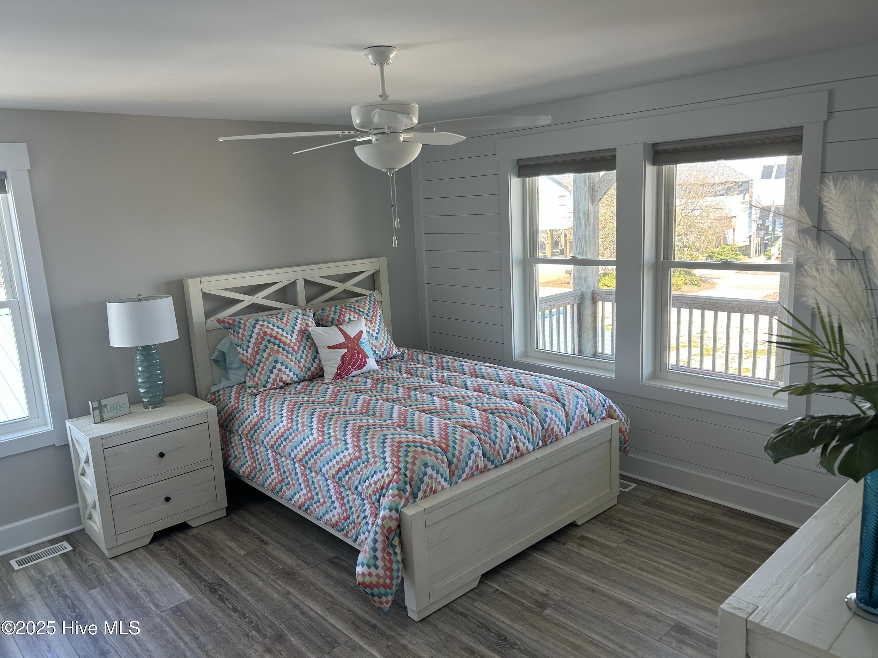 100496058 | Photo 25