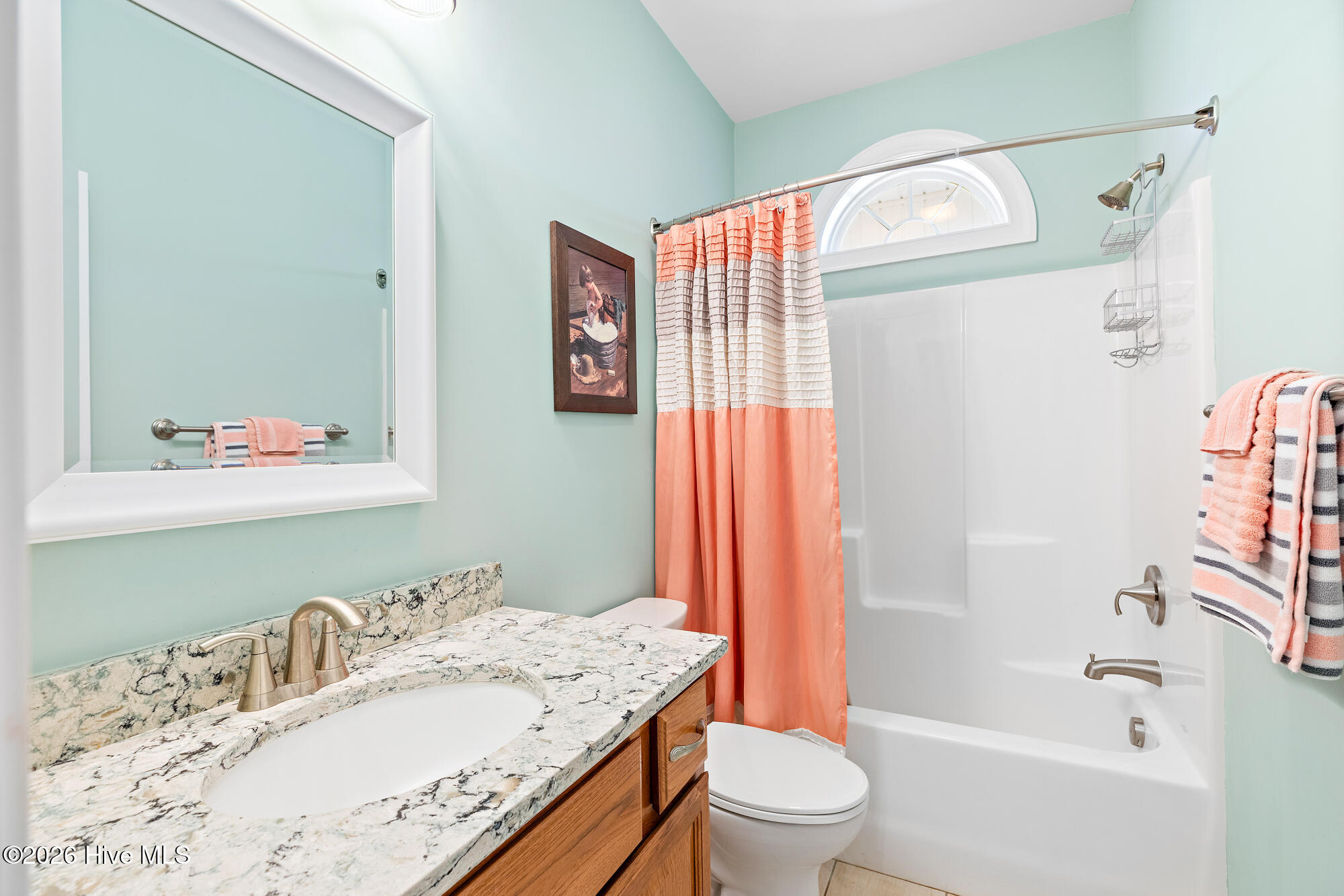 100567738 | Photo 34