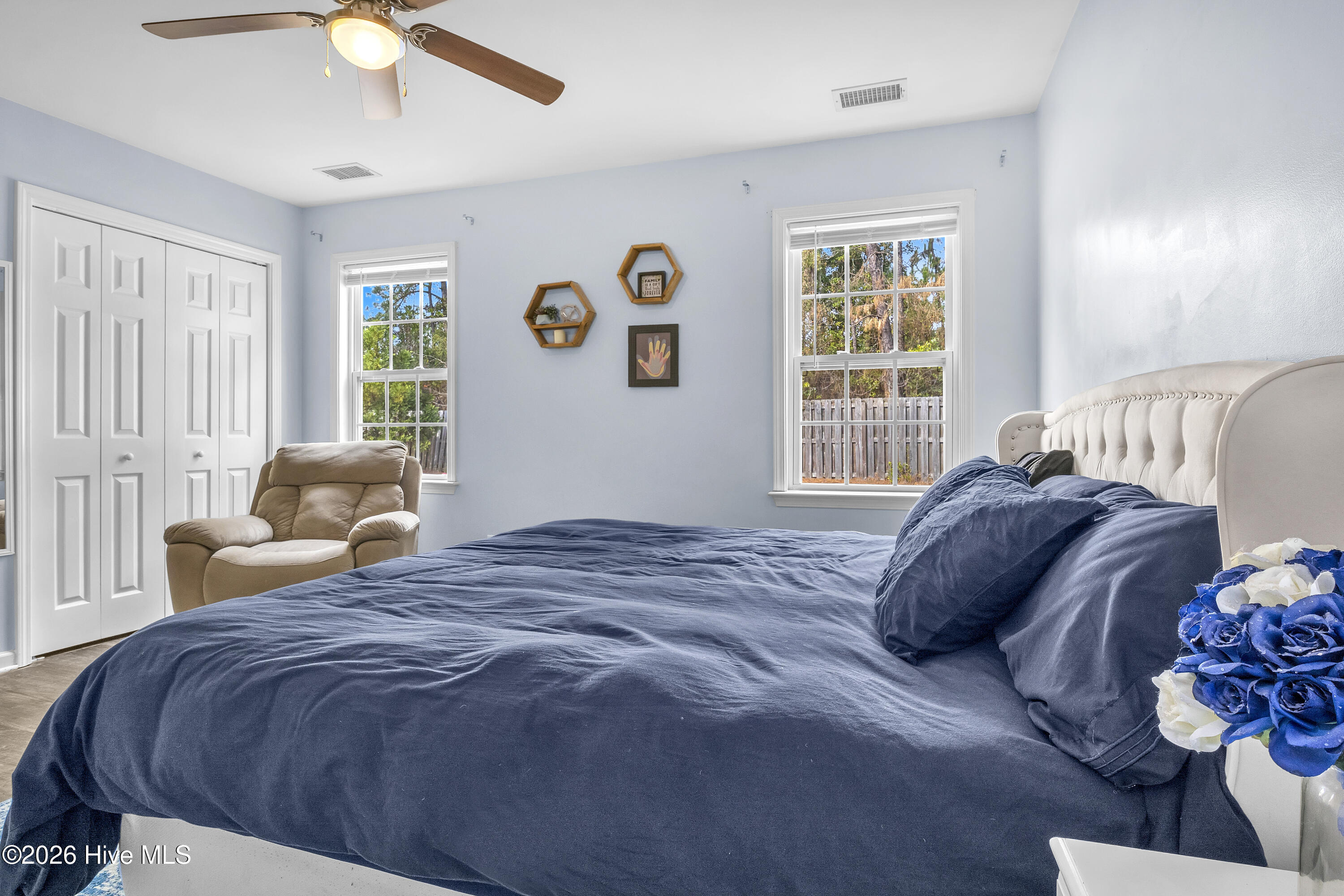 100556302 | Photo 16