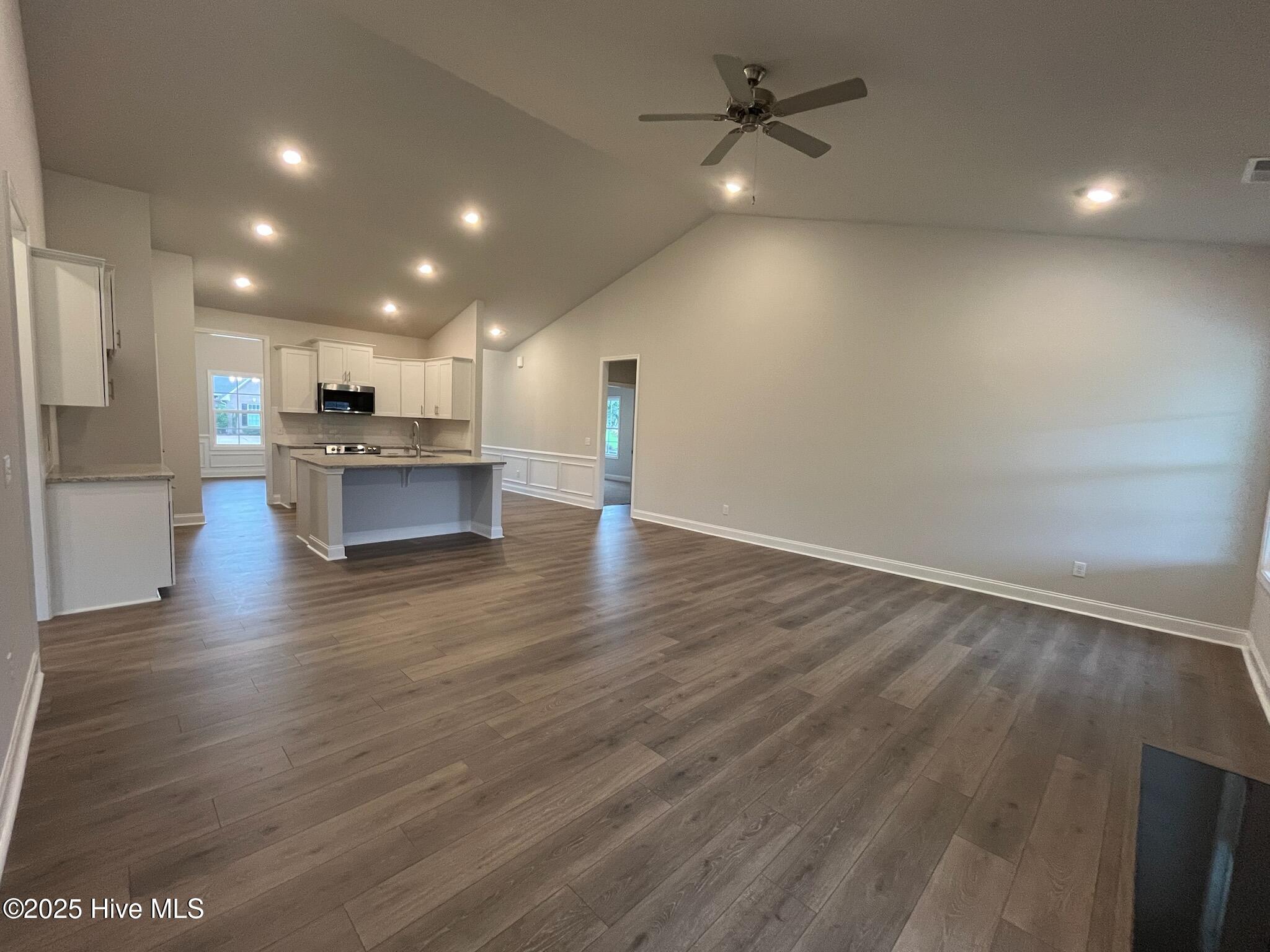 100456477 | Photo 18