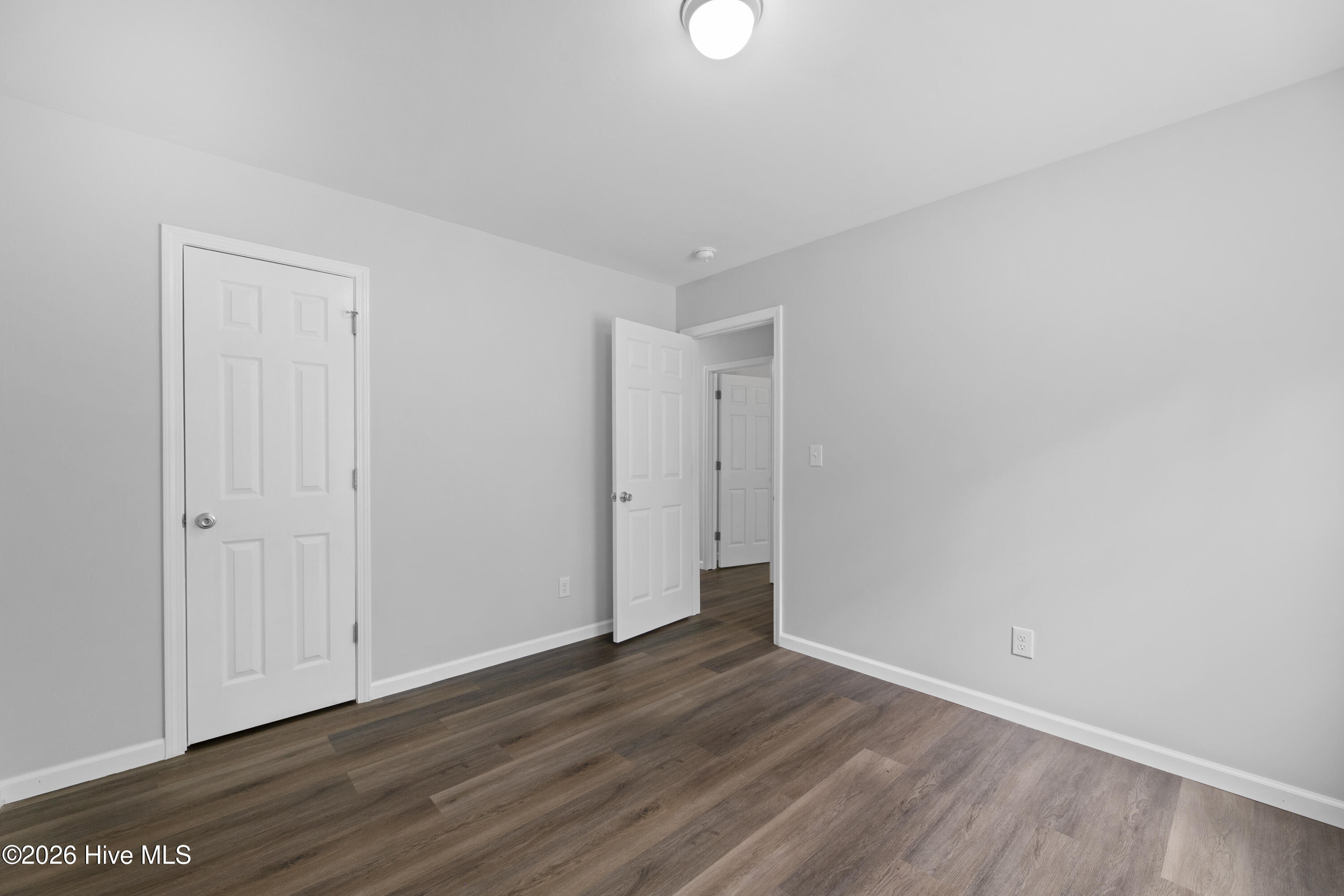 100570462 | Photo 20