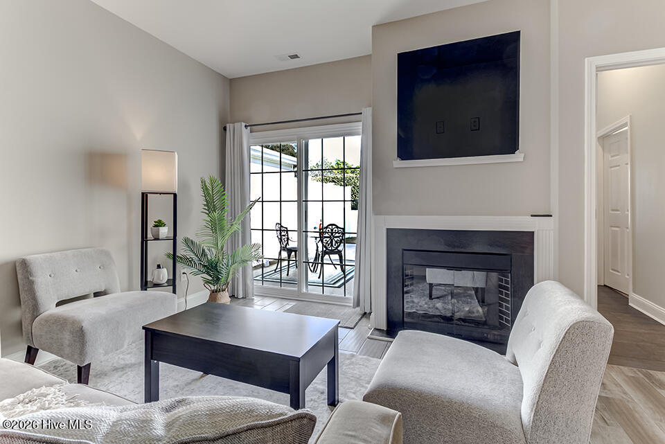 100555242 | Photo 19