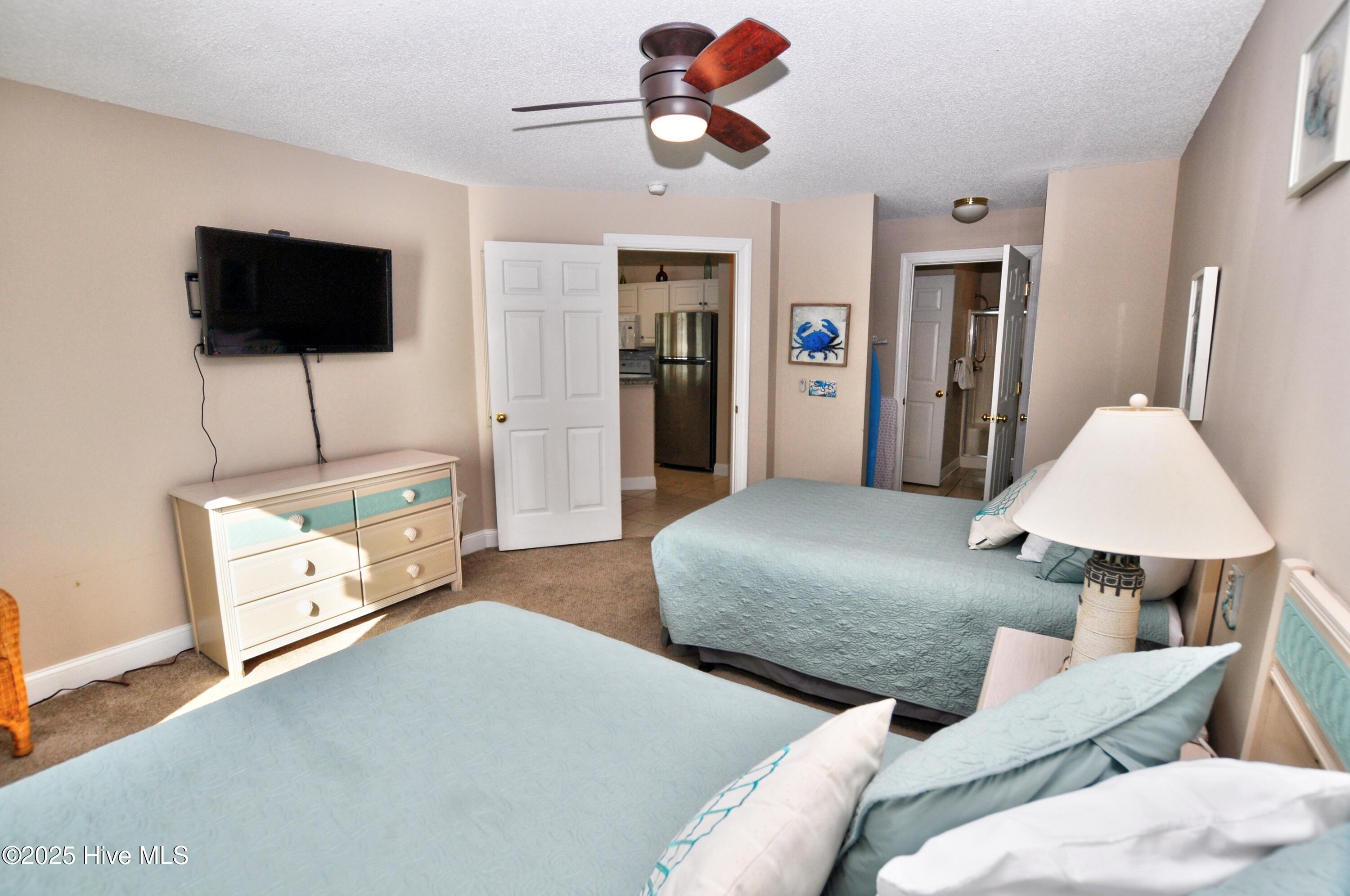 100489342 | Photo 21