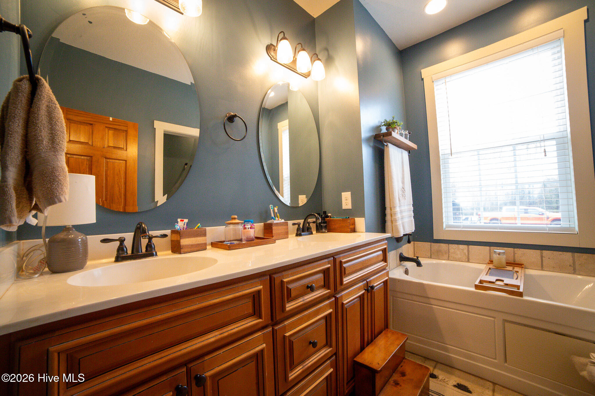 100550519 | Photo 28