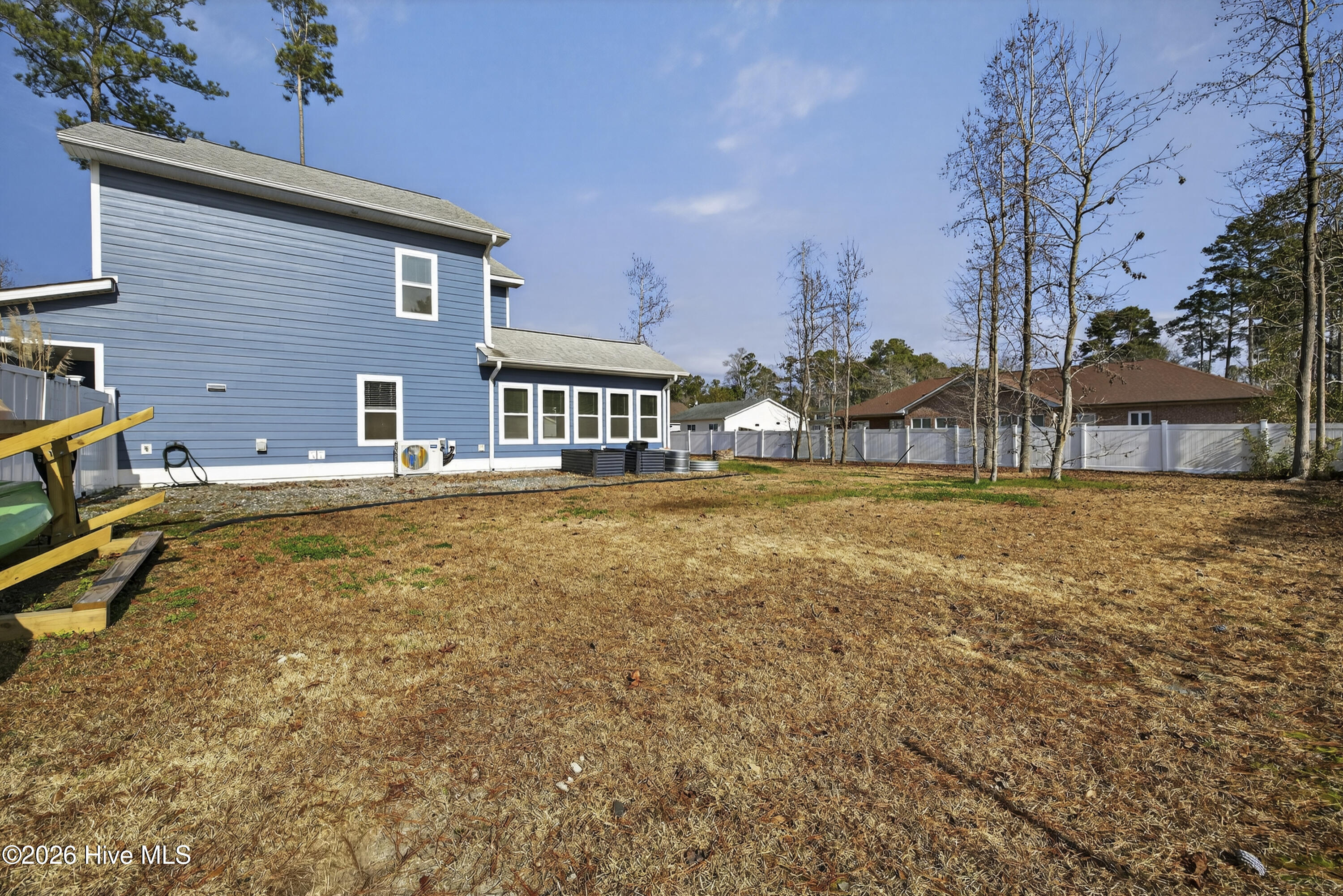 100548993 | Photo 38