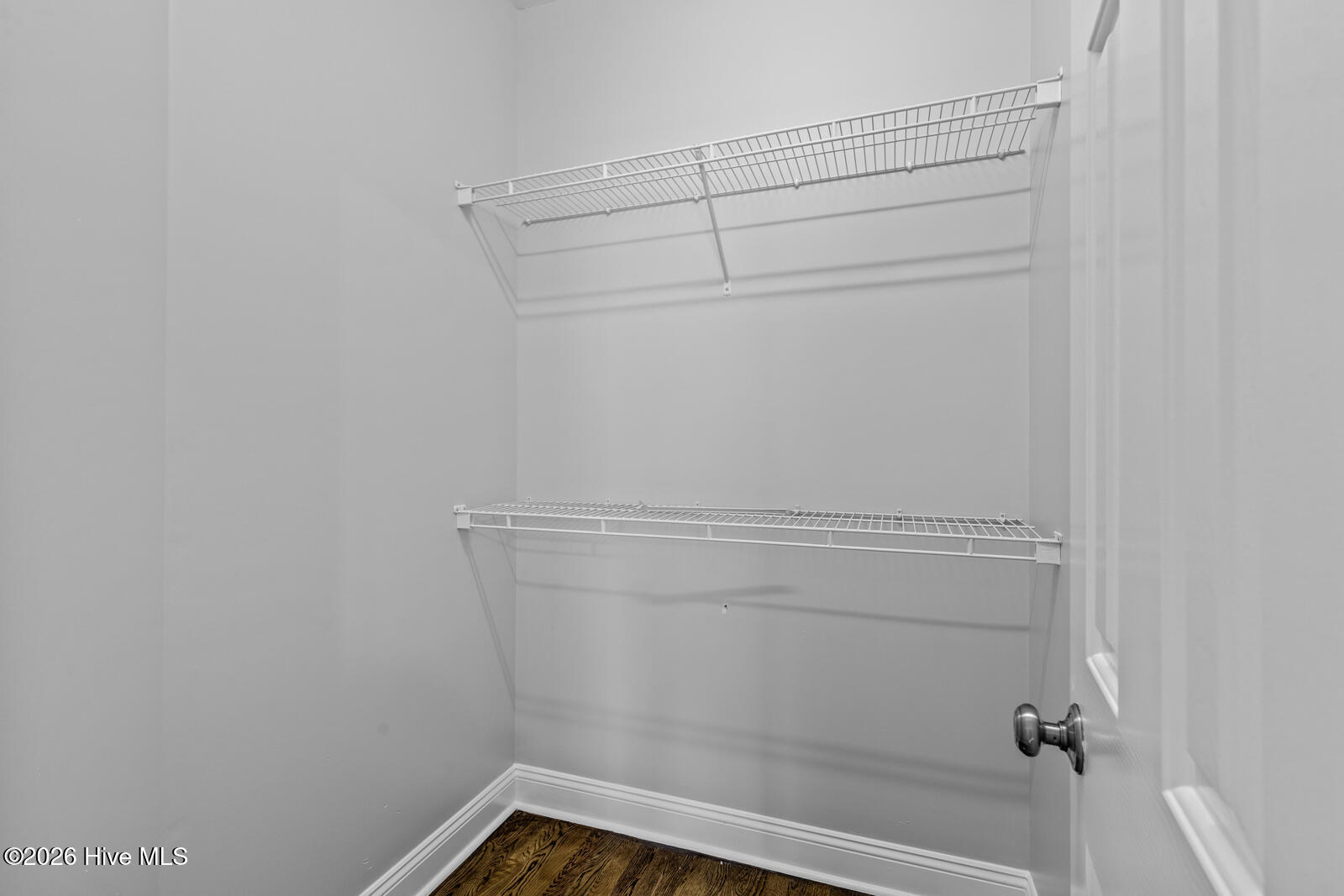 100545911 | Photo 38