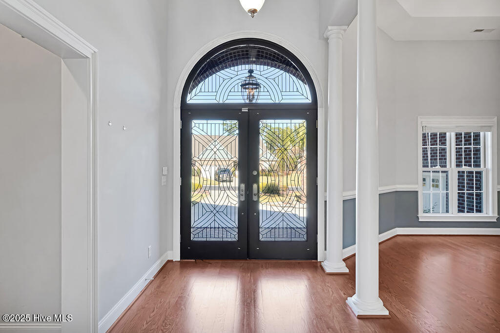 100540084 | Photo 25