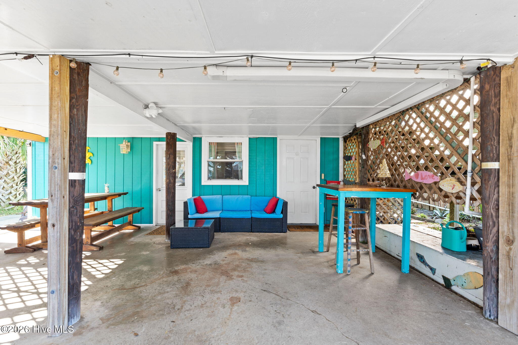 100546377 | Photo 34