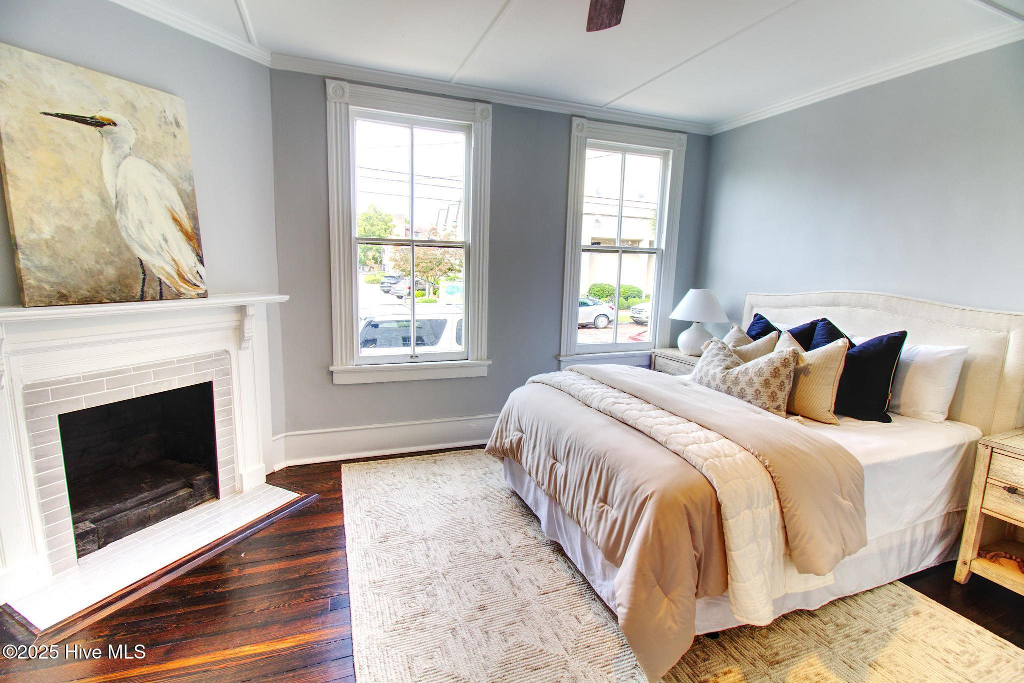 100529895 | Photo 25