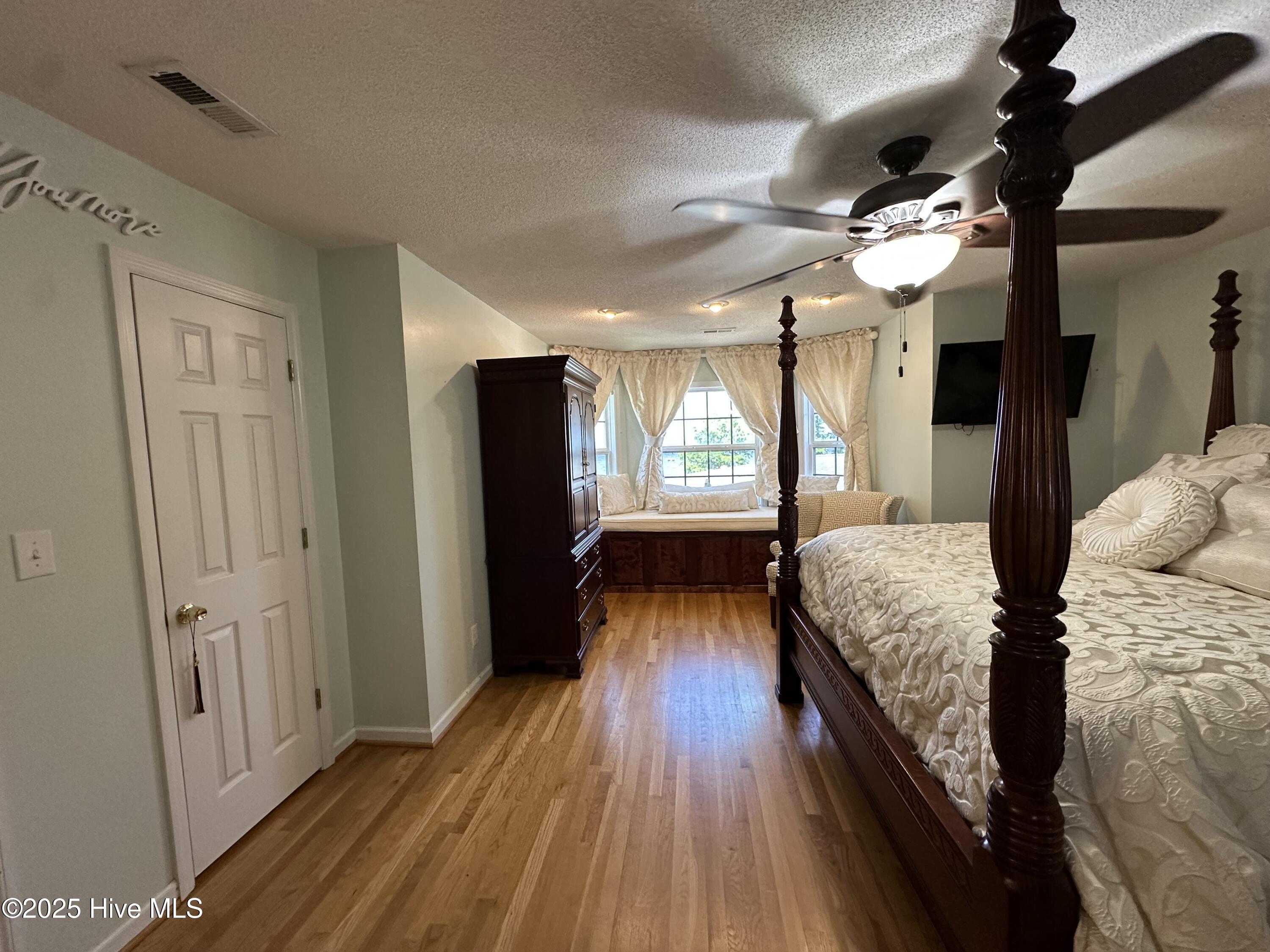 100514130 | Photo 119