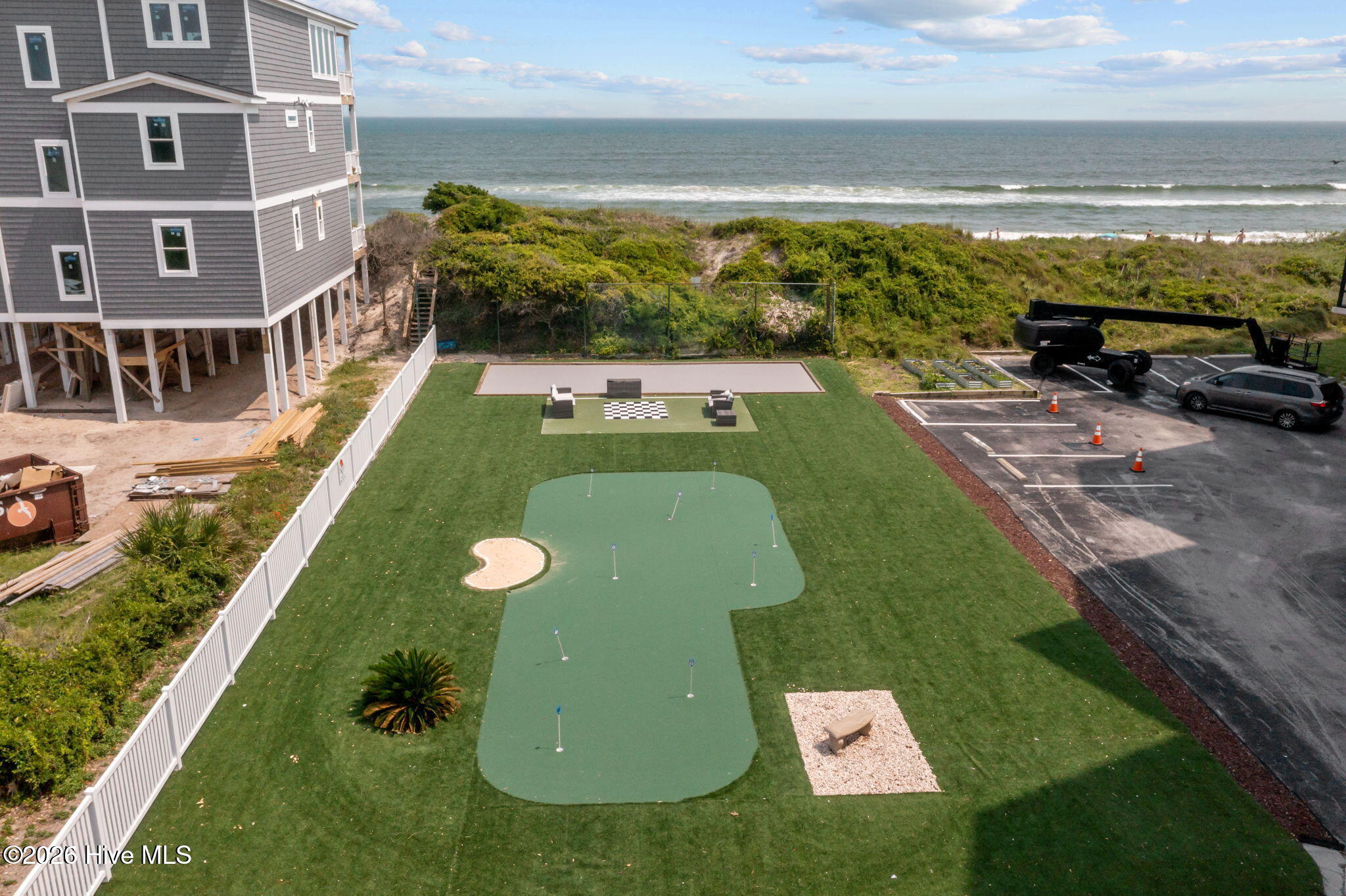 100567274 | Photo 48