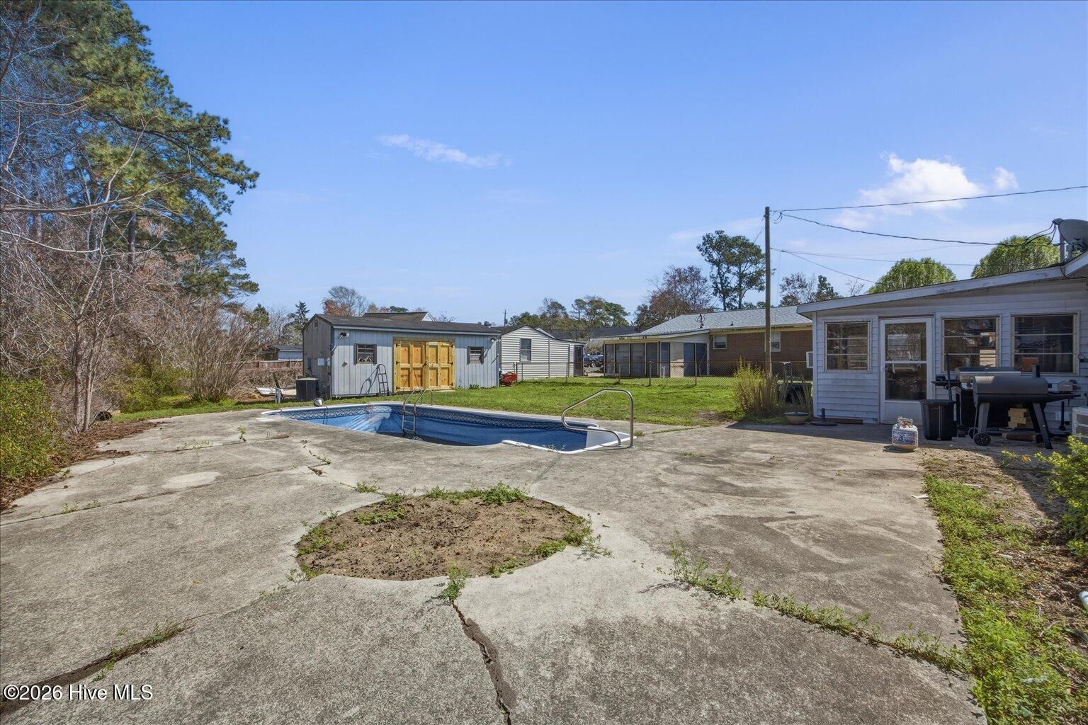 100562707 | Photo 23