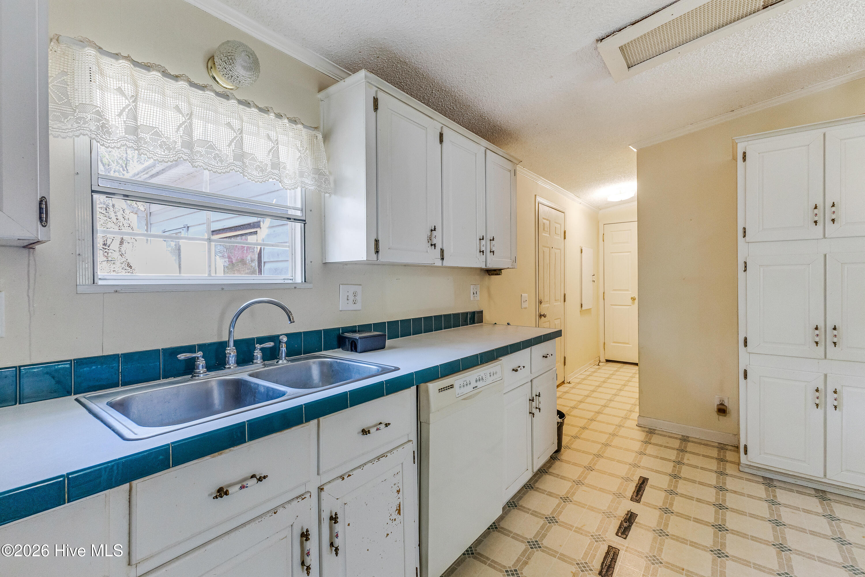 100559404 | Photo 17