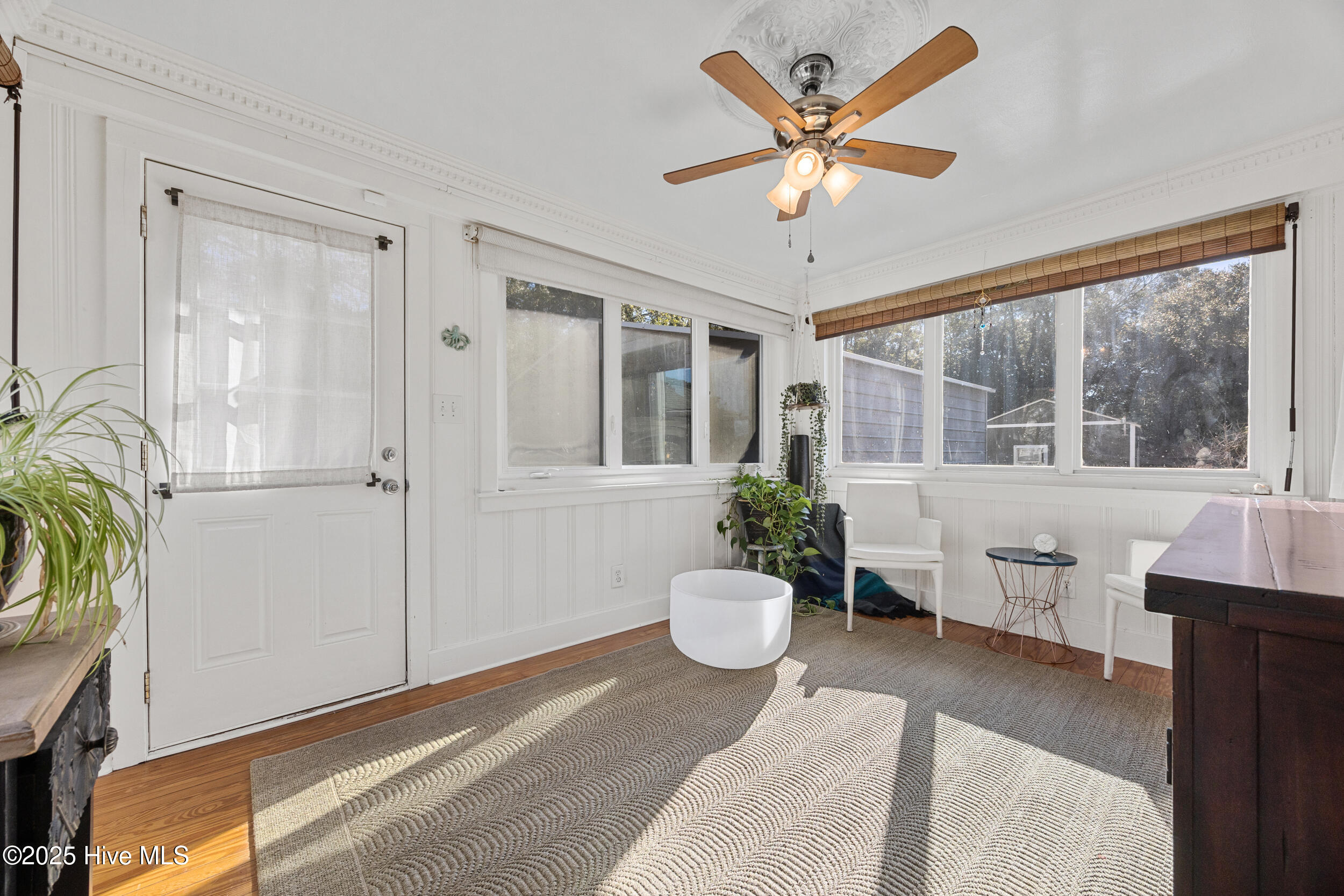 100544713 | Photo 22