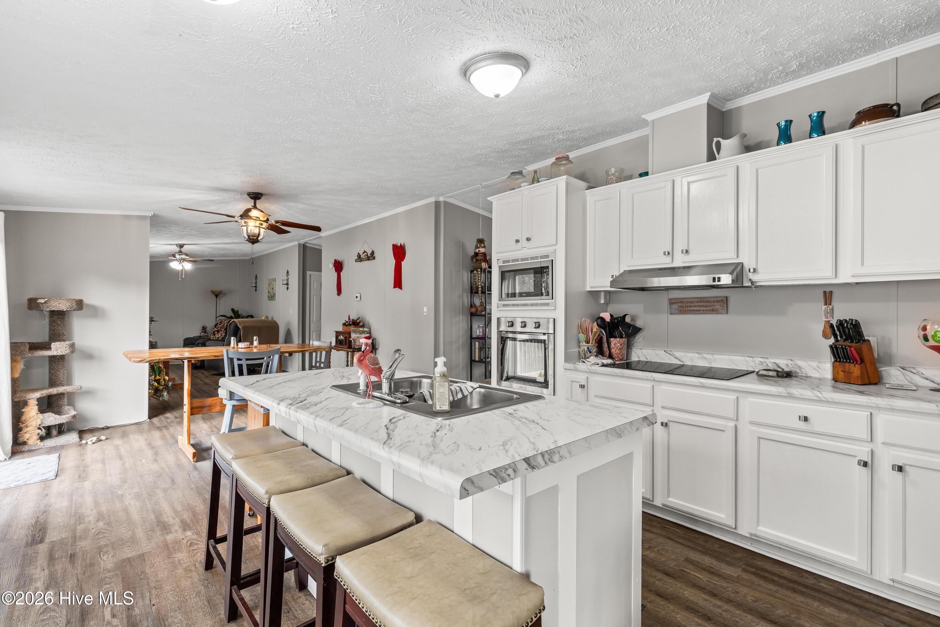 100547294 | Photo 10