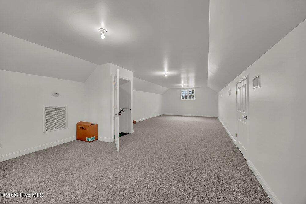 100557041 | Photo 49