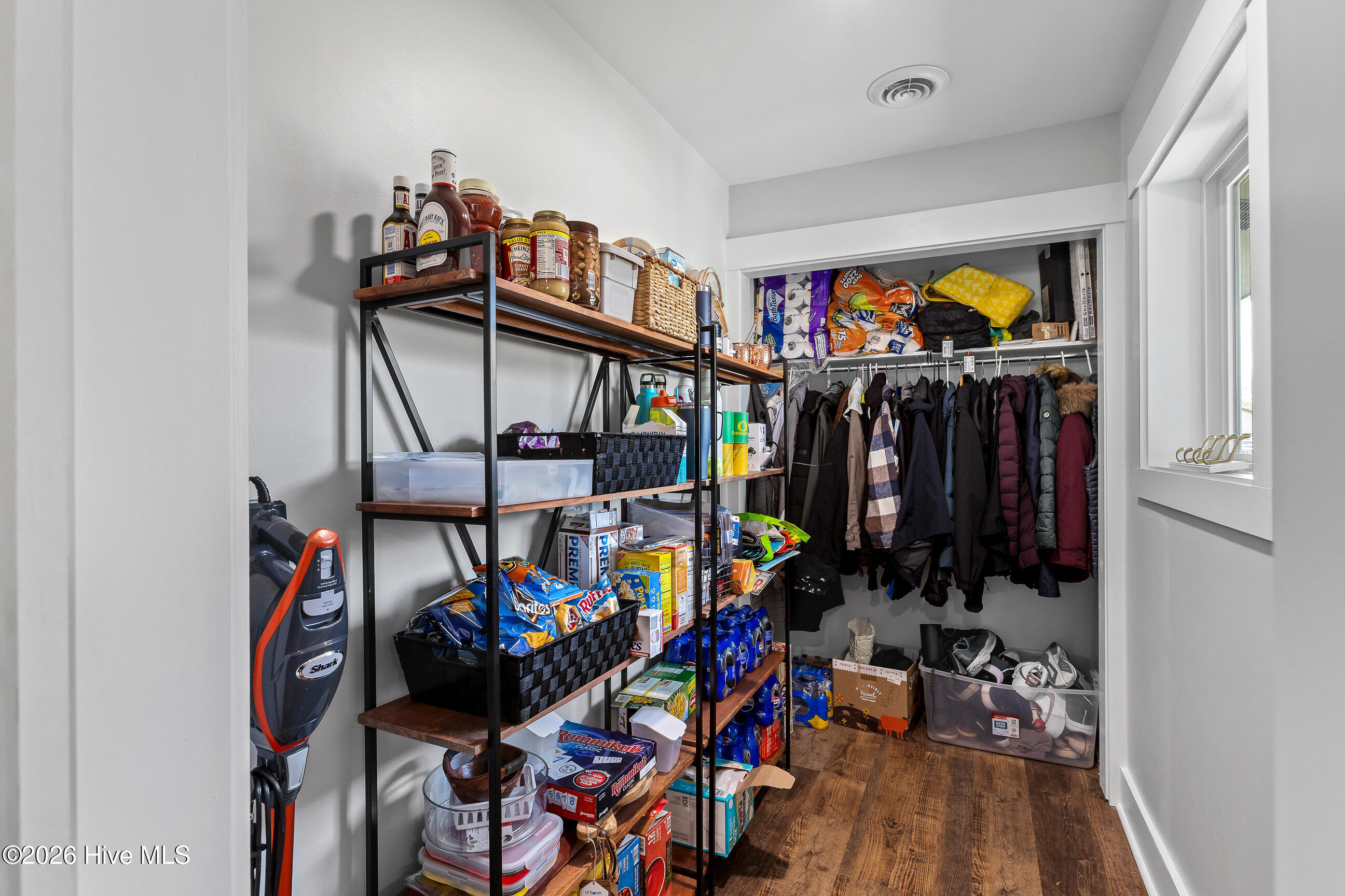 100559929 | Photo 14