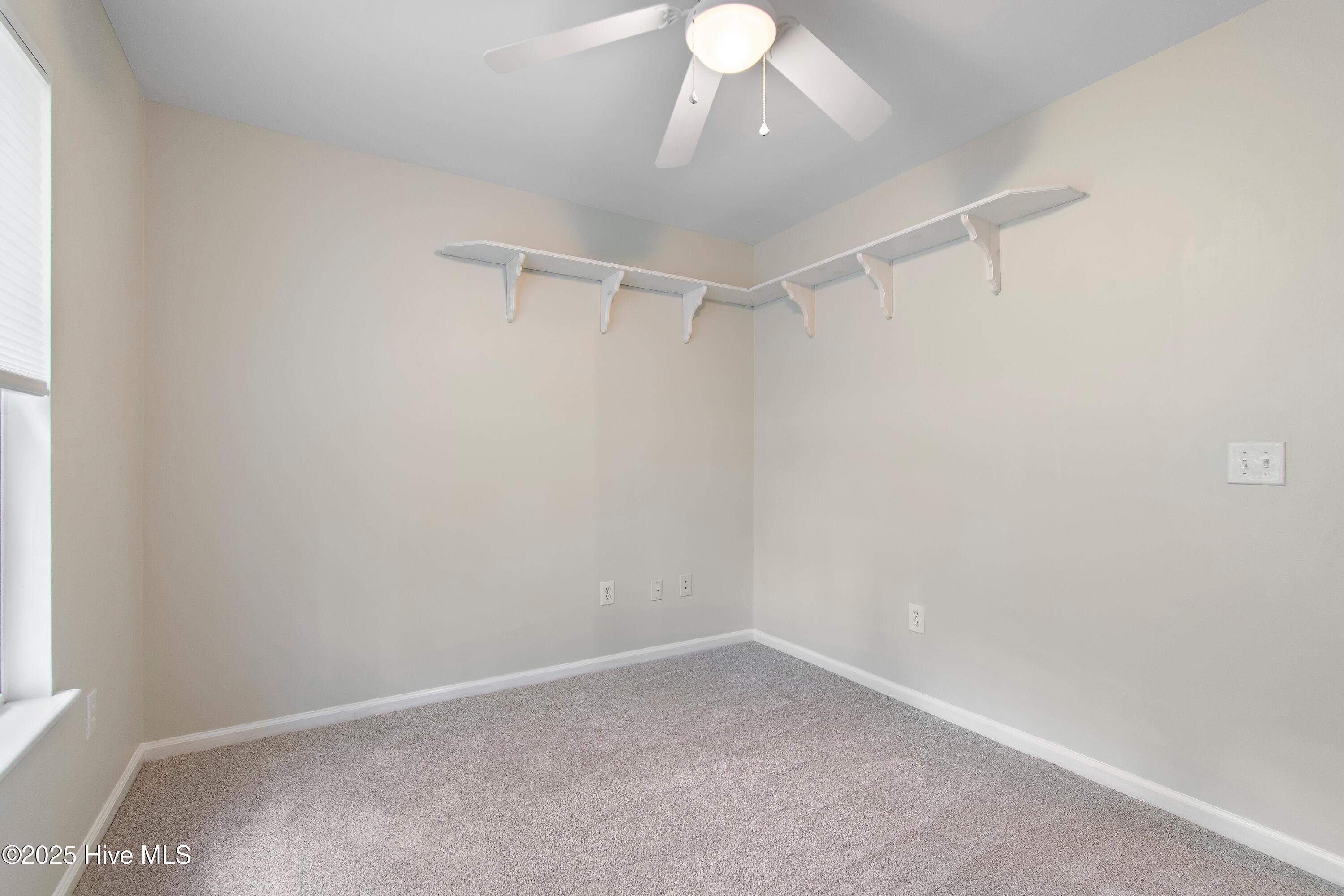 100532715 | Photo 22