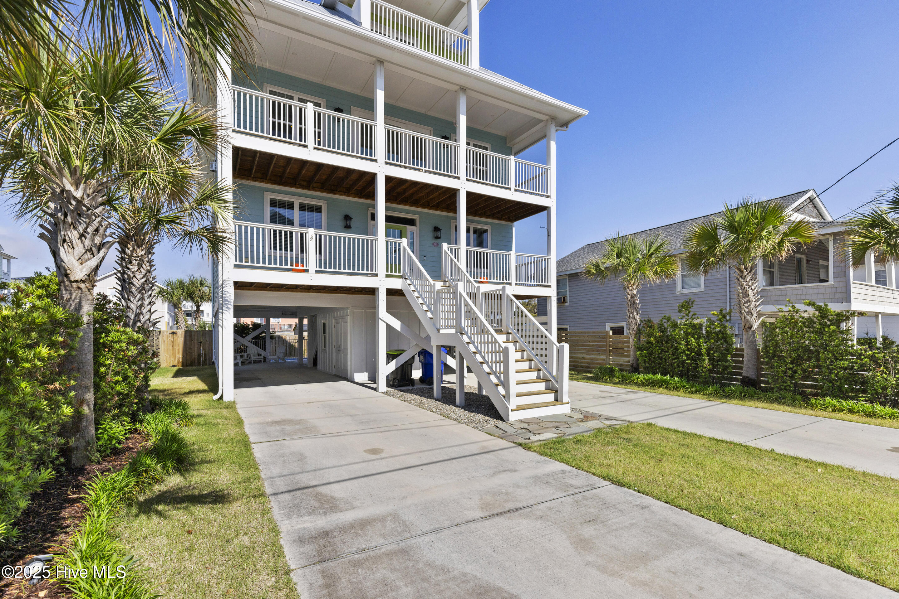 100546284 | Photo 76