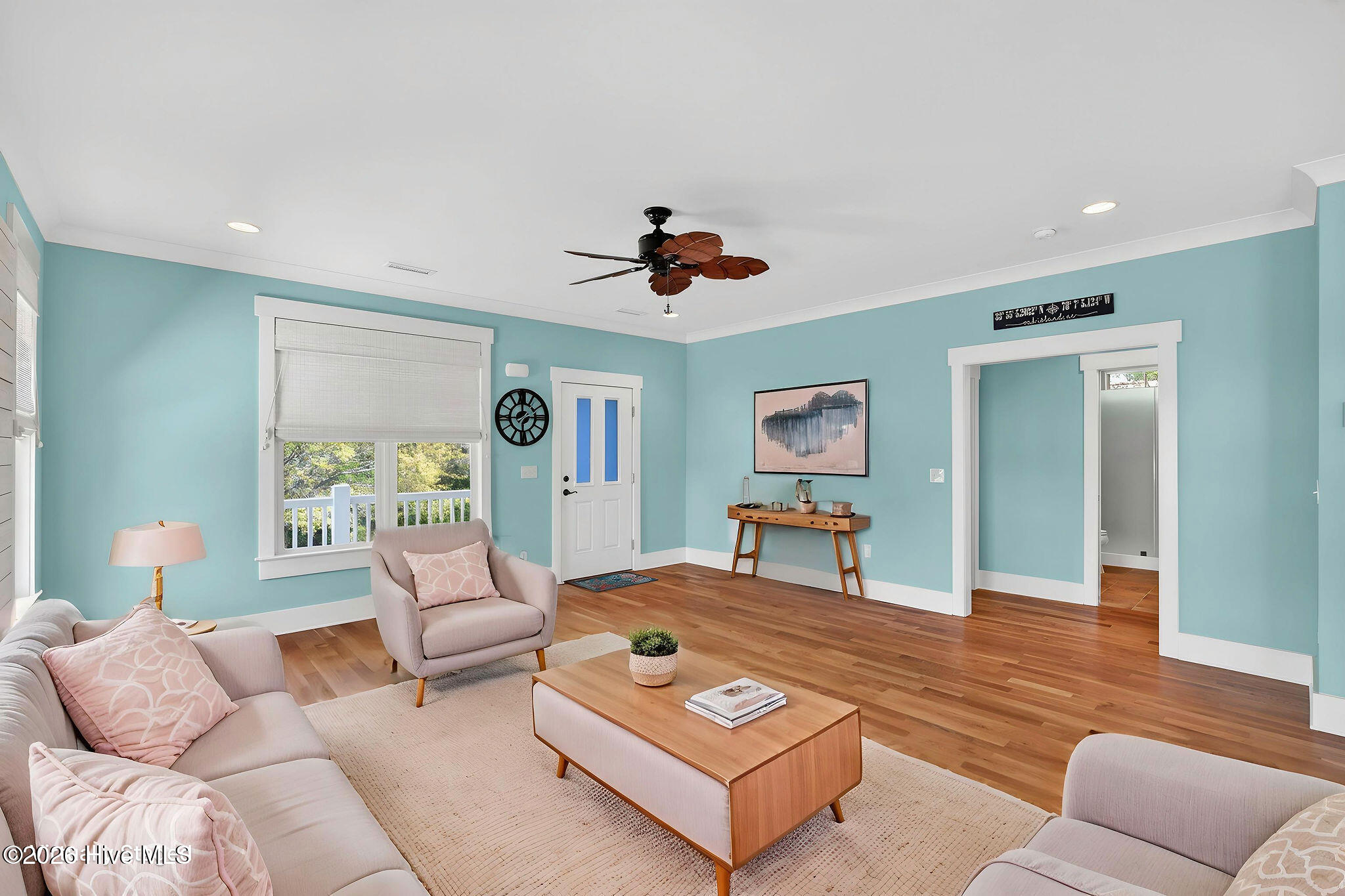 100548622 | Photo 10